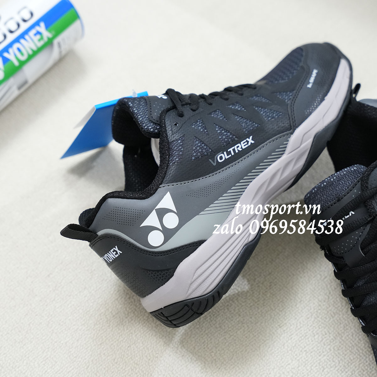 Giày cầu lông Yonex Voltrex đen xám