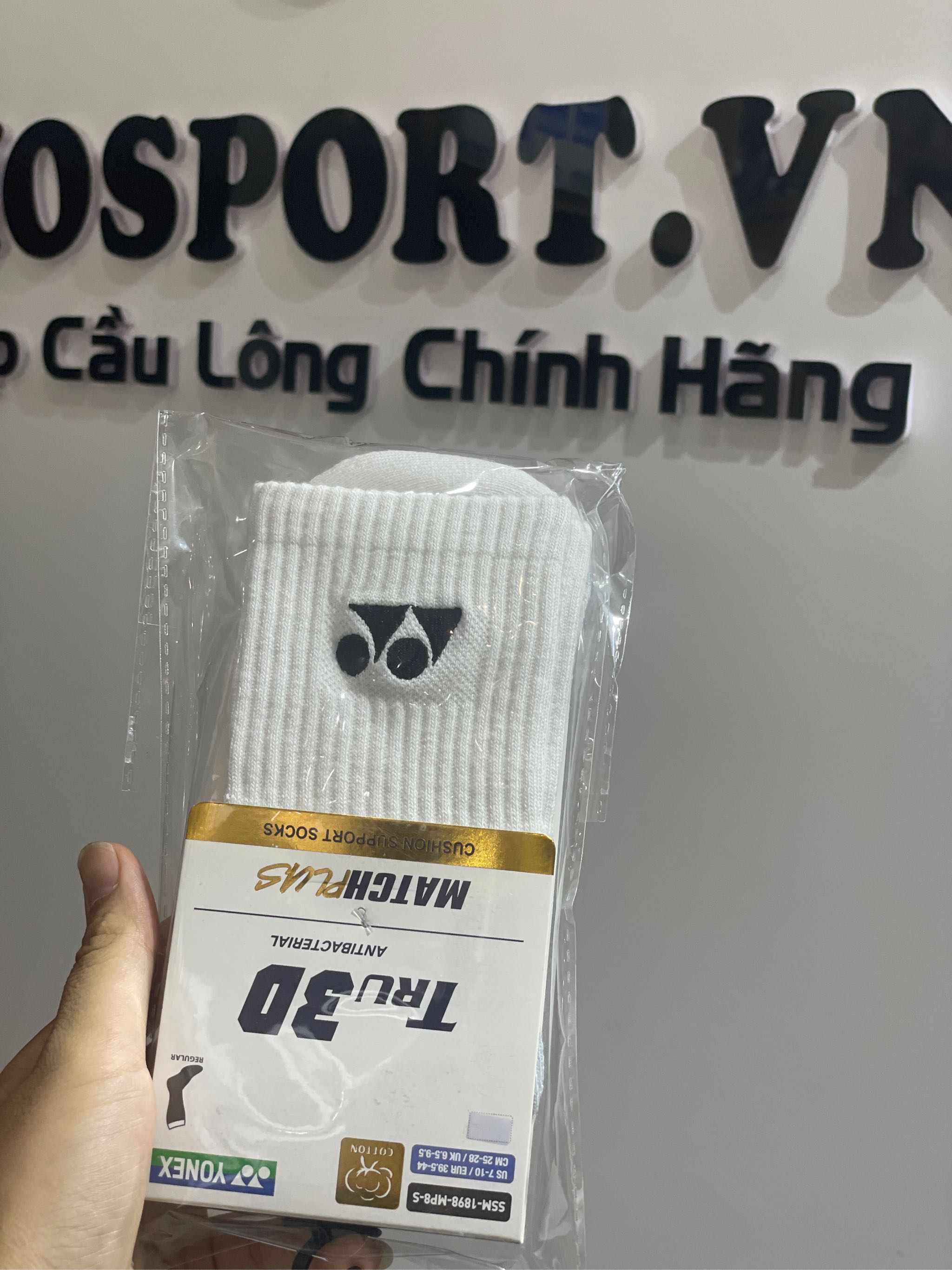 Tất nam Yonex SSM-1898-MP8 trắng- Size 39,5-44