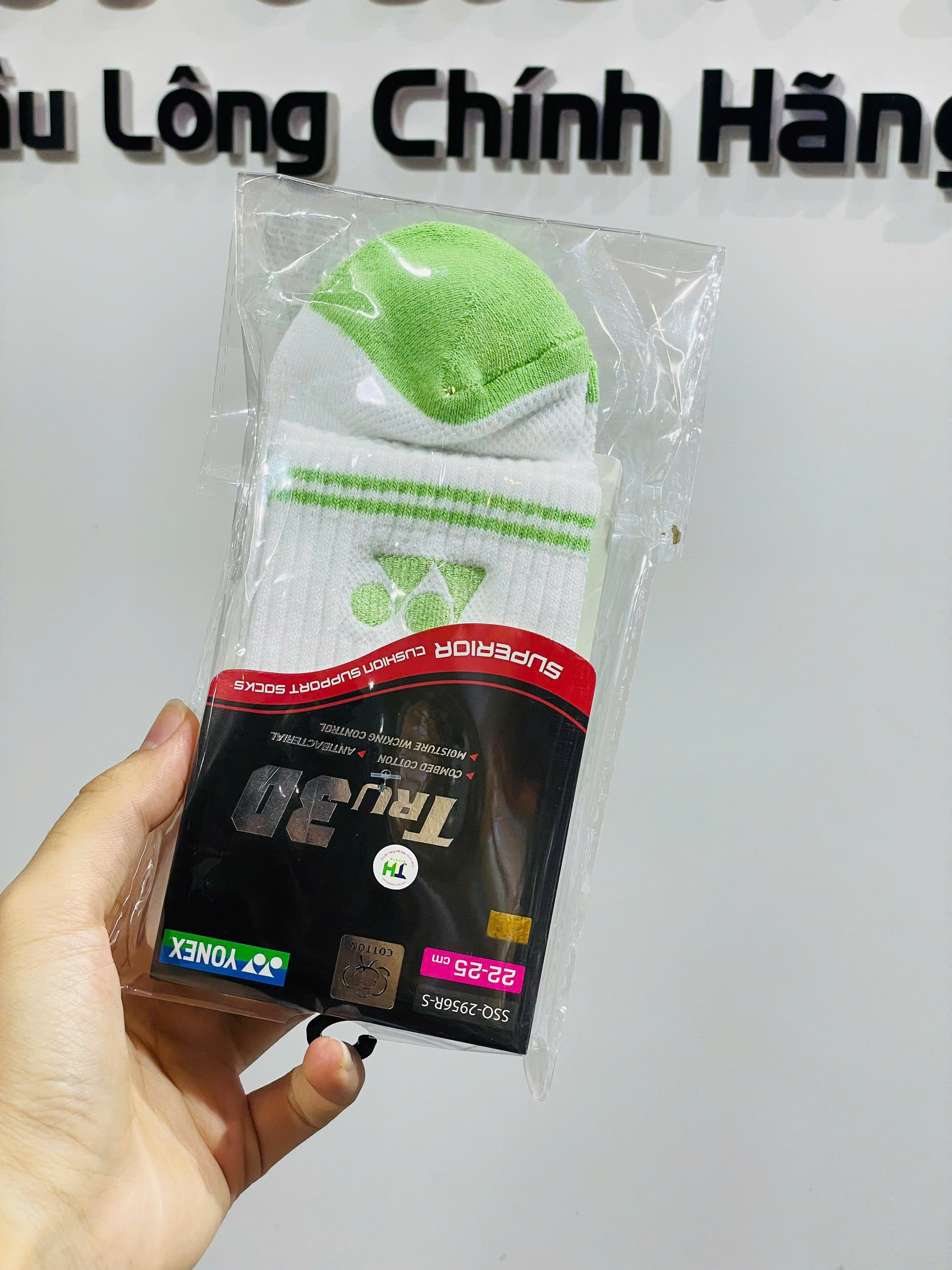 Tất yonex chính hãng SSQ-2956R Trắng xanh lá