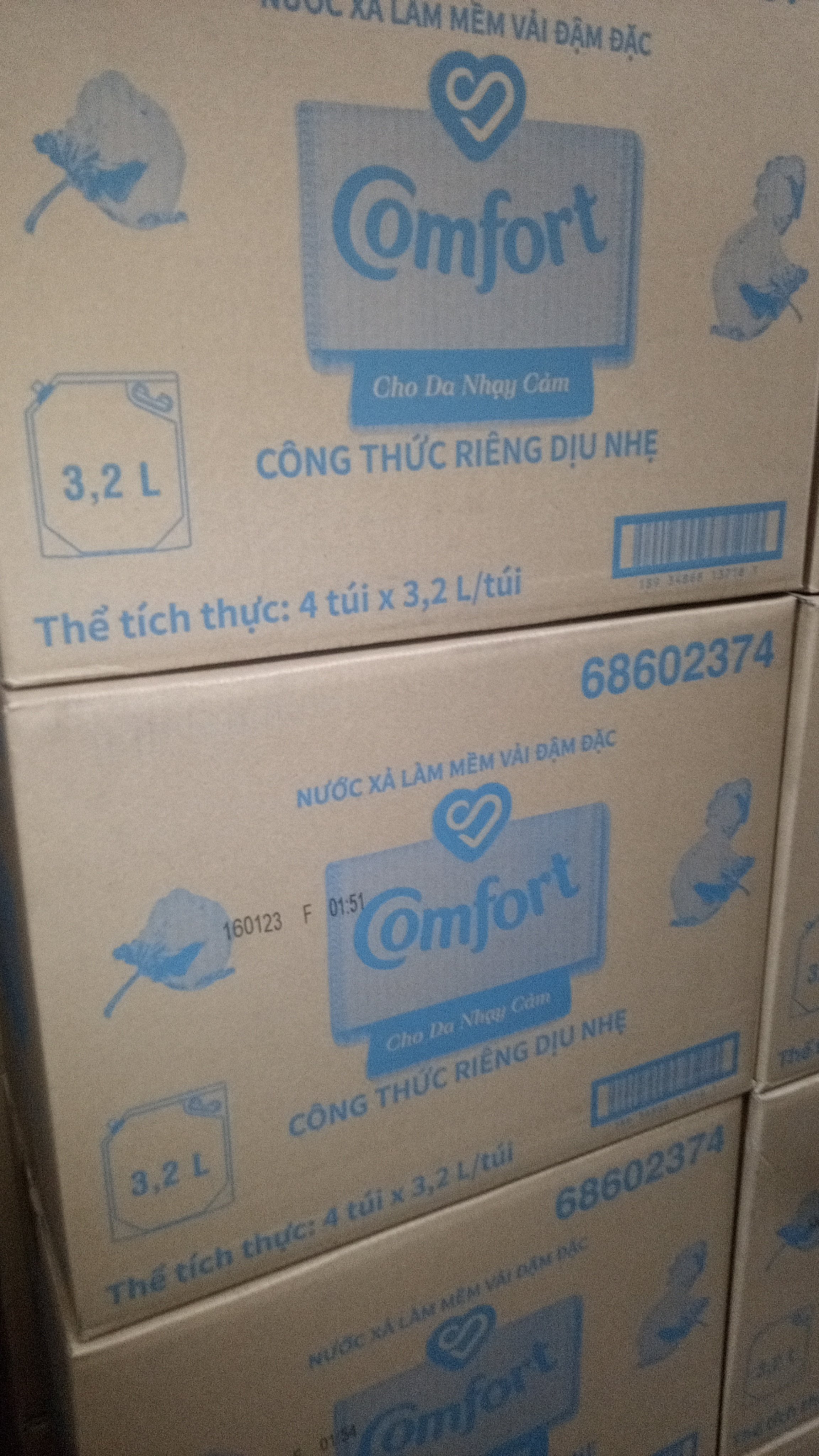 Nước xả vải Comfort Cho Da Nhạy Cảm Túi 3.2L