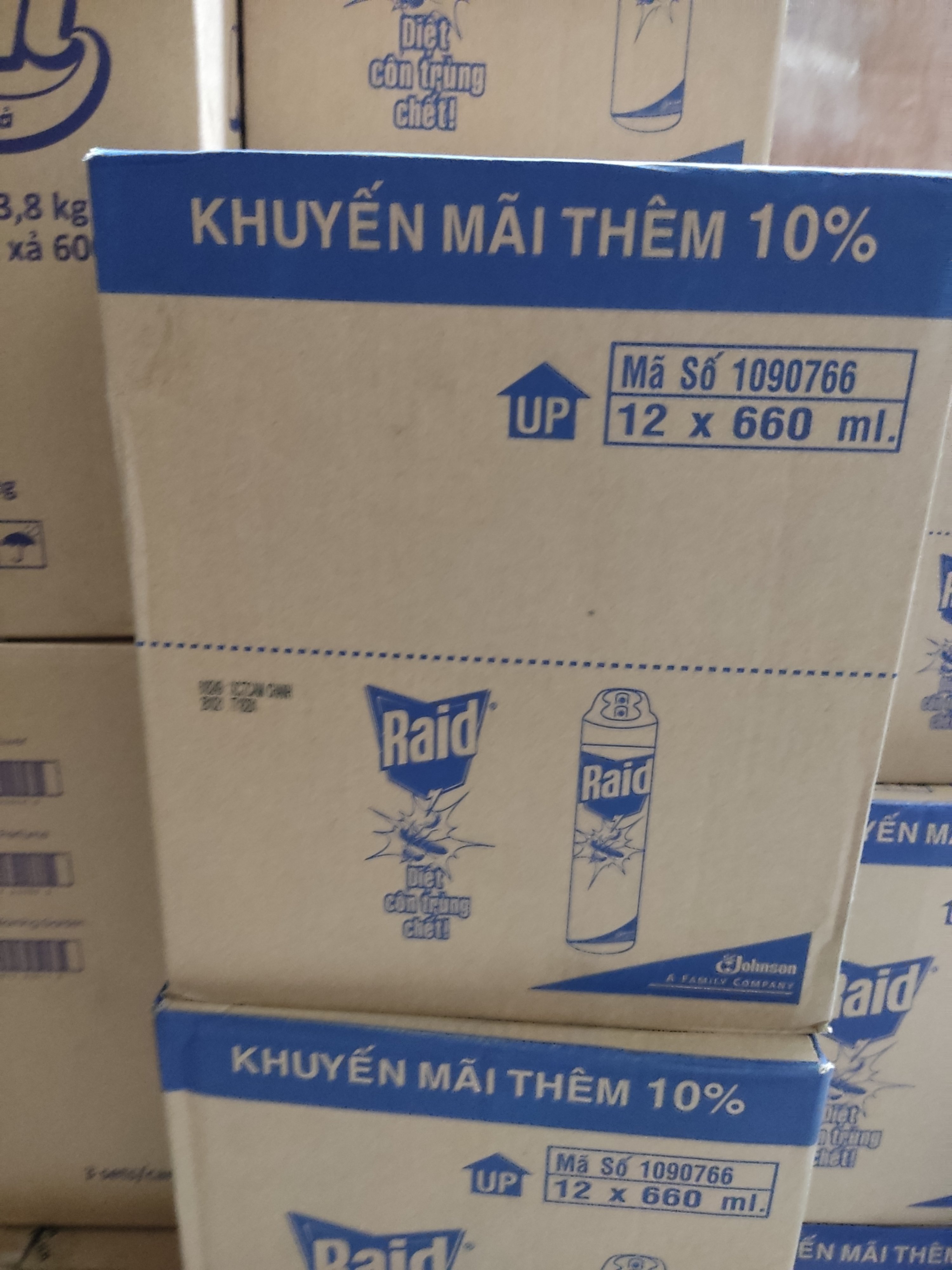 Raid Xịt Côn Trùng Chai - 700 ml
