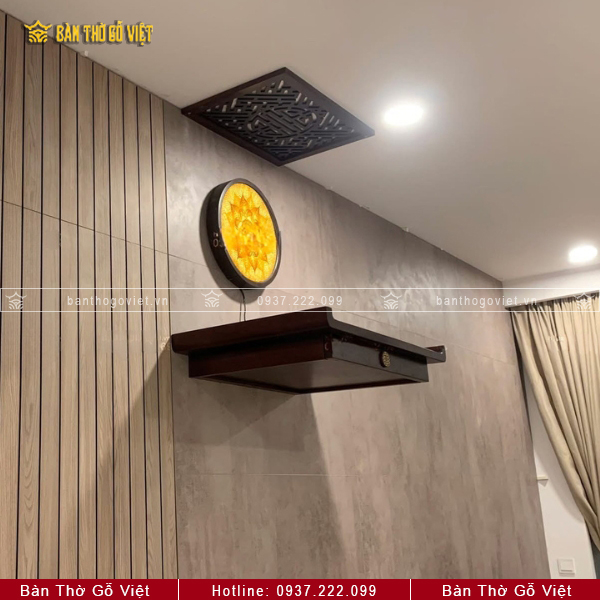 Bàn Thờ Treo Tường Gia Tiên Gỗ Hương Đá 89x48cm GV-TR117
