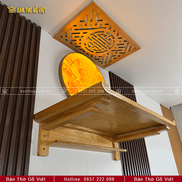 Bàn Thờ Treo Tường Gỗ Sồi Chân Bắp Màu Vàng Sáng GV-TR020