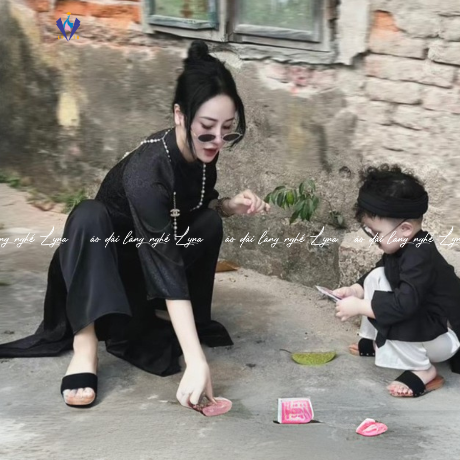 Áo Dài Gấm Đen Tuyền Nguyệt Dạ Dáng Suông Sang Trọng Quý Phái
