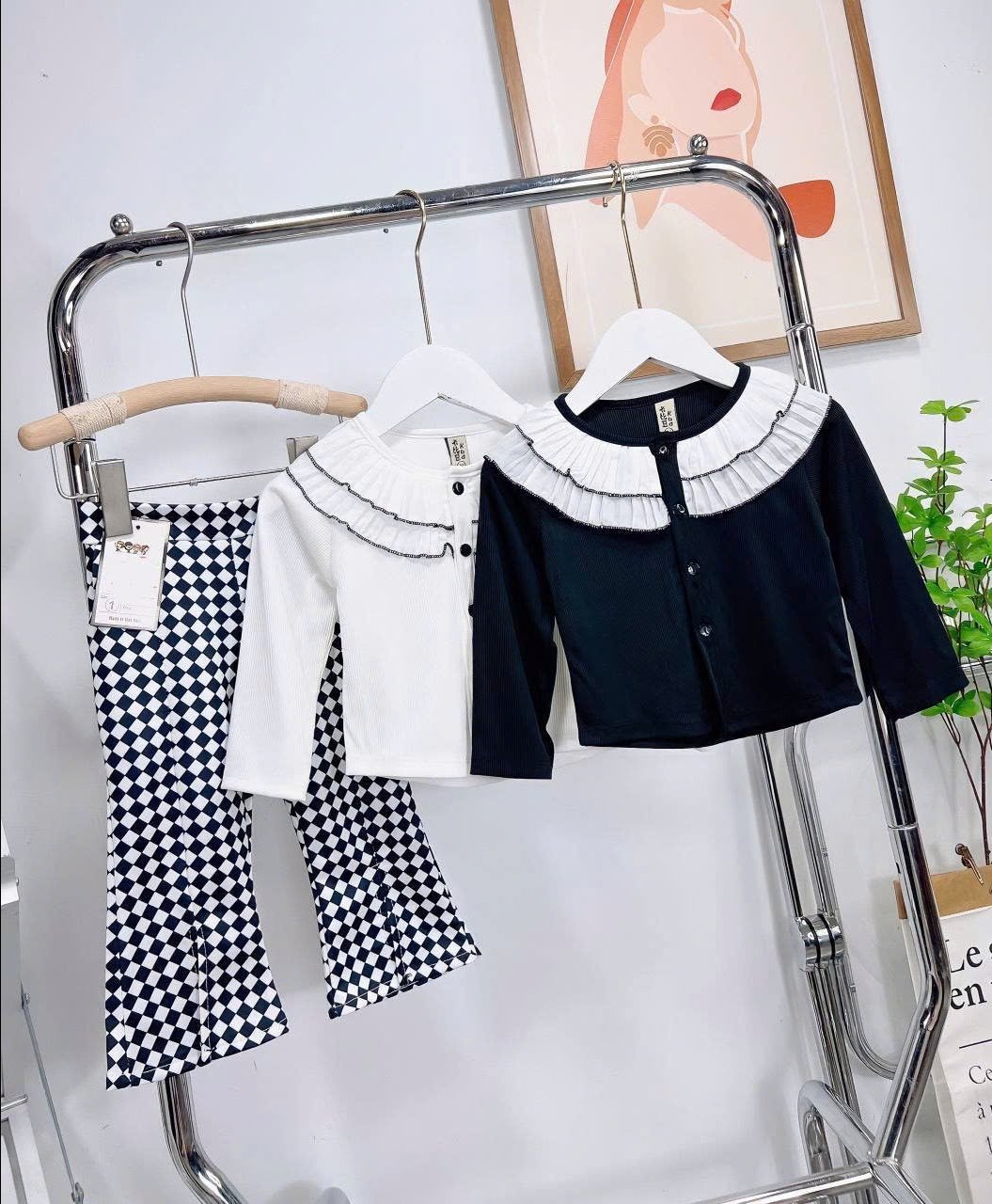 Bộ áo trắng đen quần caro TM TỒN