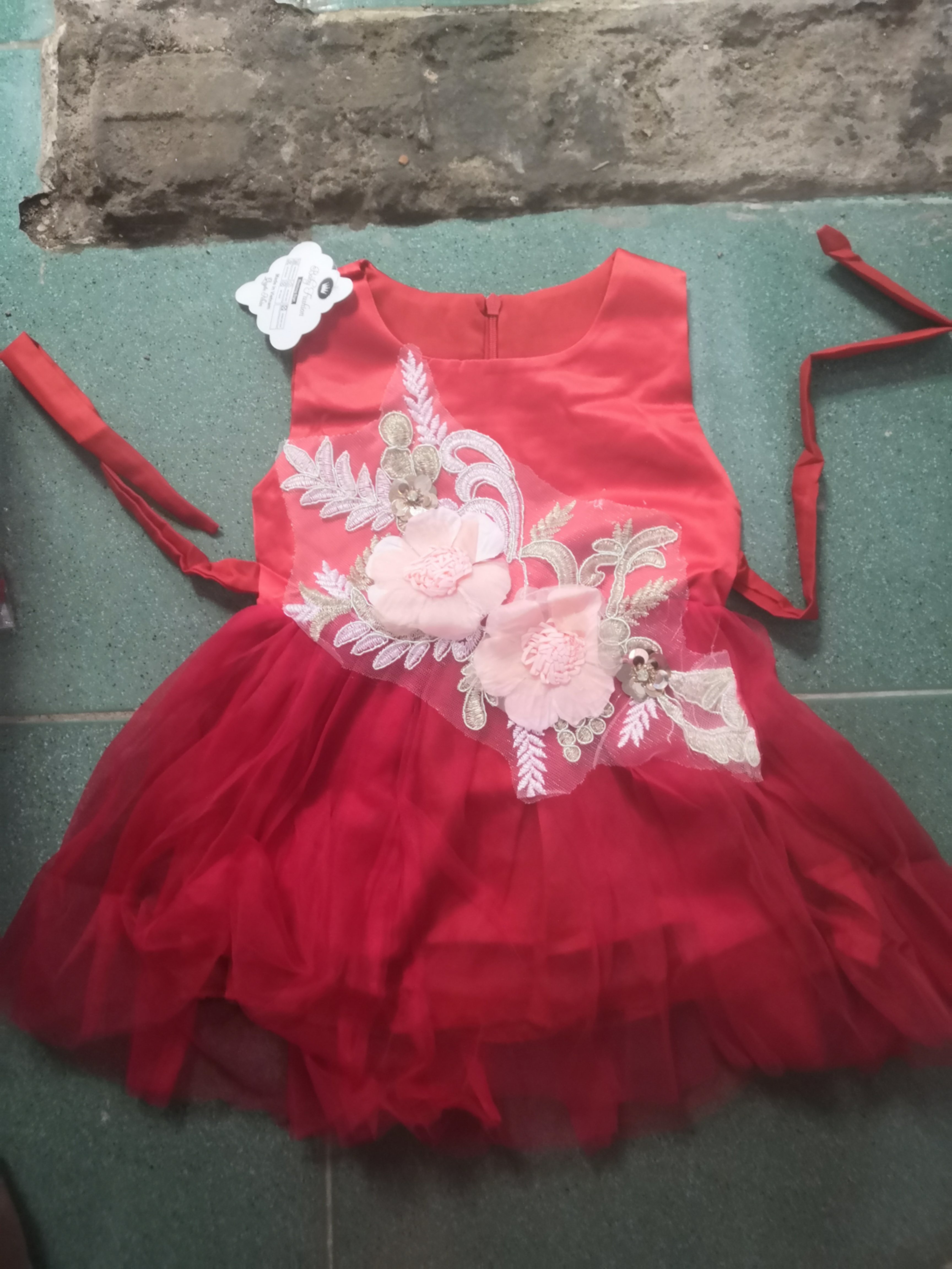 Váy đỏ đính hoa r5 TỒN