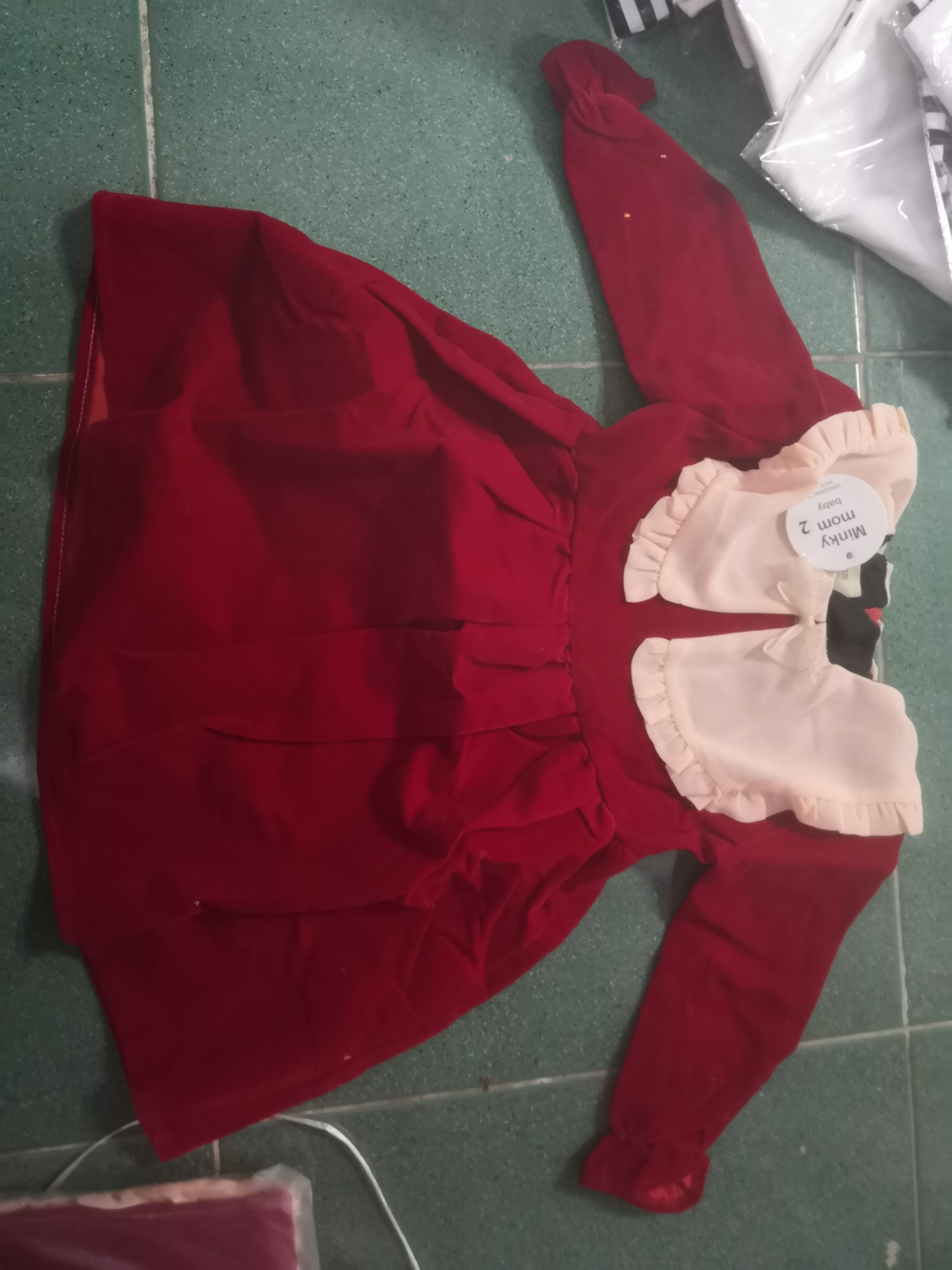 Váy nhung đỏ Minky mom r7 TỒN