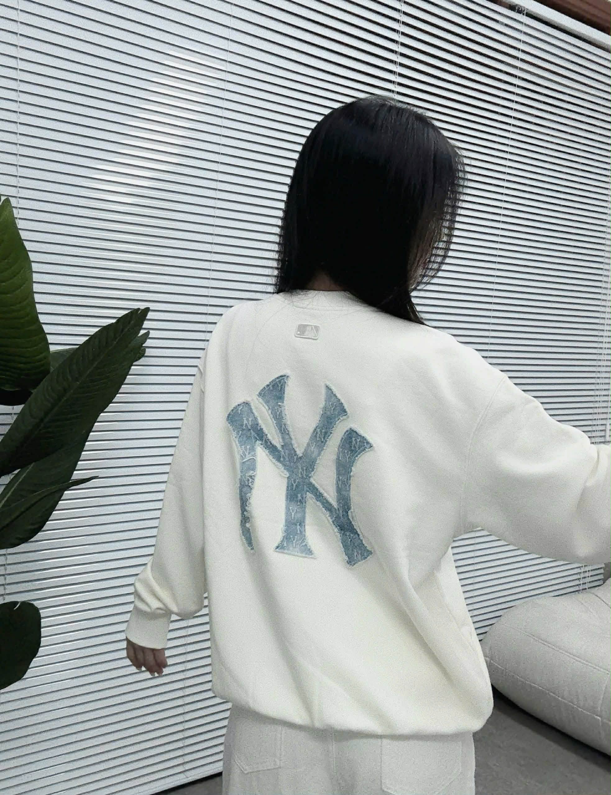 𝑨́𝒐 𝑴𝑳𝑩 𝑺𝒘𝒆𝒂𝒕𝒆𝒓 𝑫𝒆𝒏𝒊𝒎 𝑴𝒐𝒏𝒐𝒈𝒓𝒂𝒎