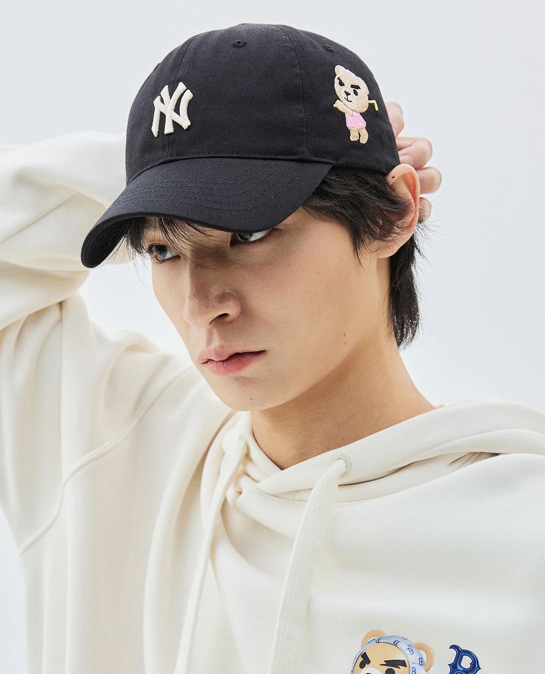 Mũ MLB Gấu - Đen