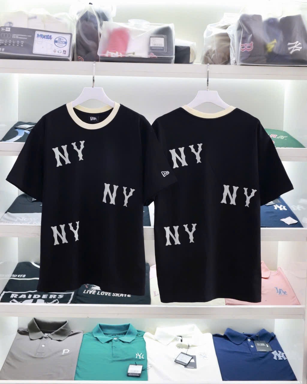 Áo Mono Cổ Màu Chữ Nổi