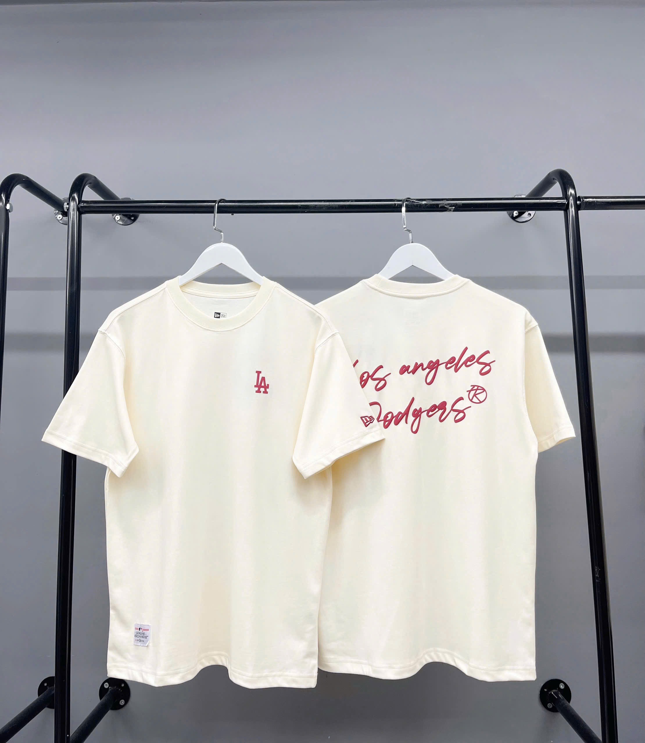 Áo NewEra LA Chữ In Nổi