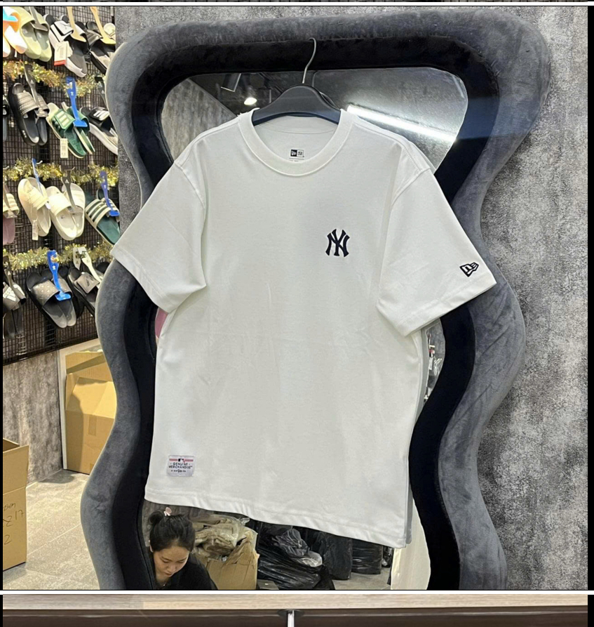 Áo Thêu Logo nhỏ Basic