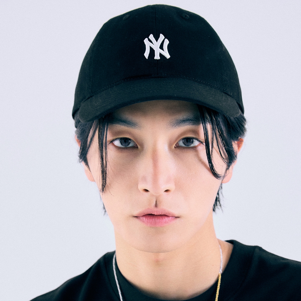 Mũ MLB Logo Nhỏ - Đen NY