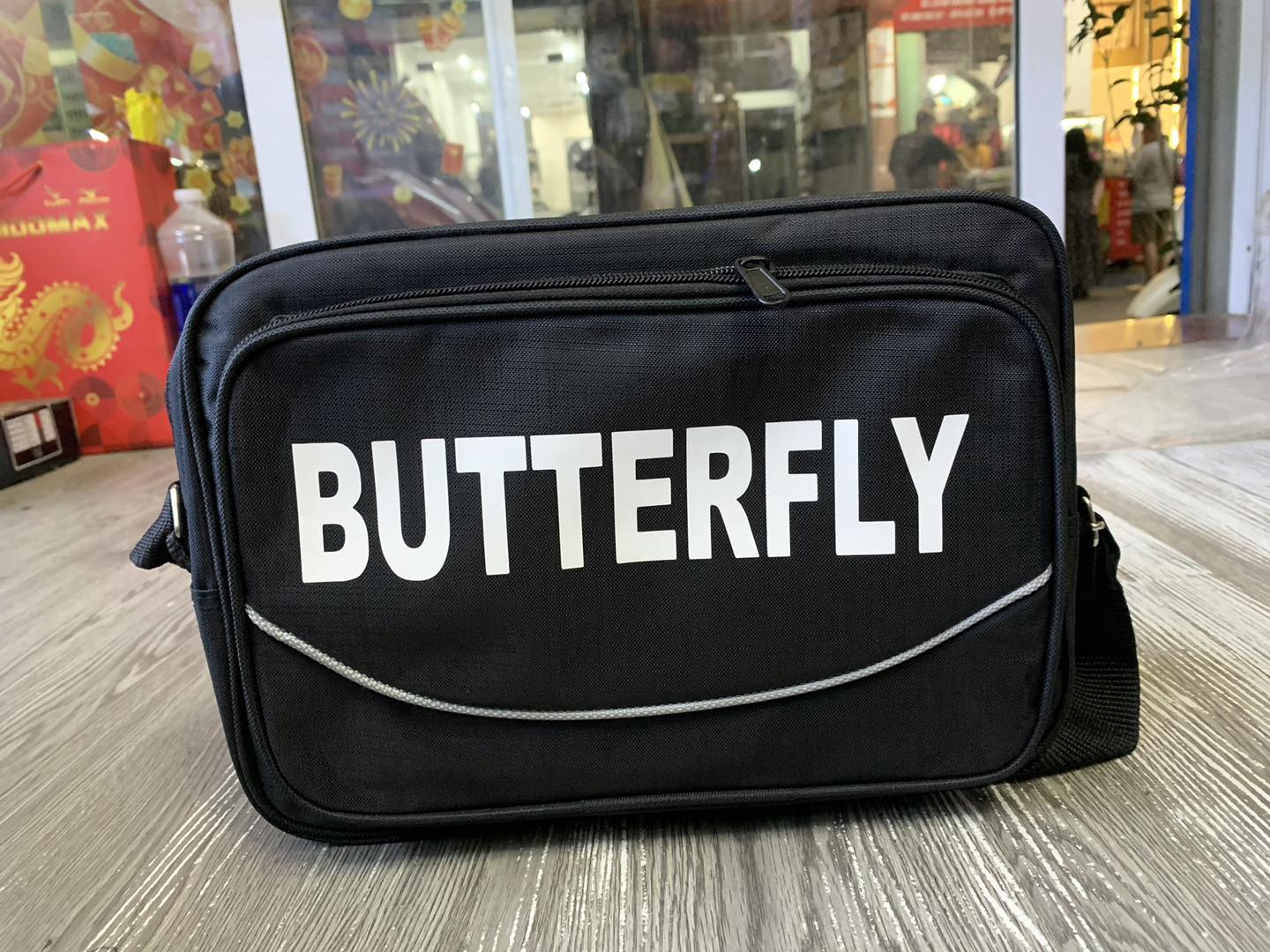 Túi Butter F1 đeo chéo.