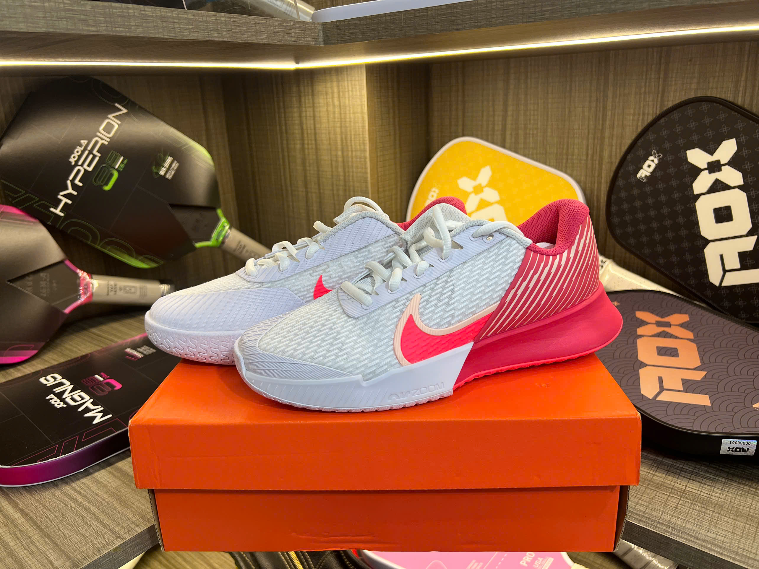 giày pick nike hồng