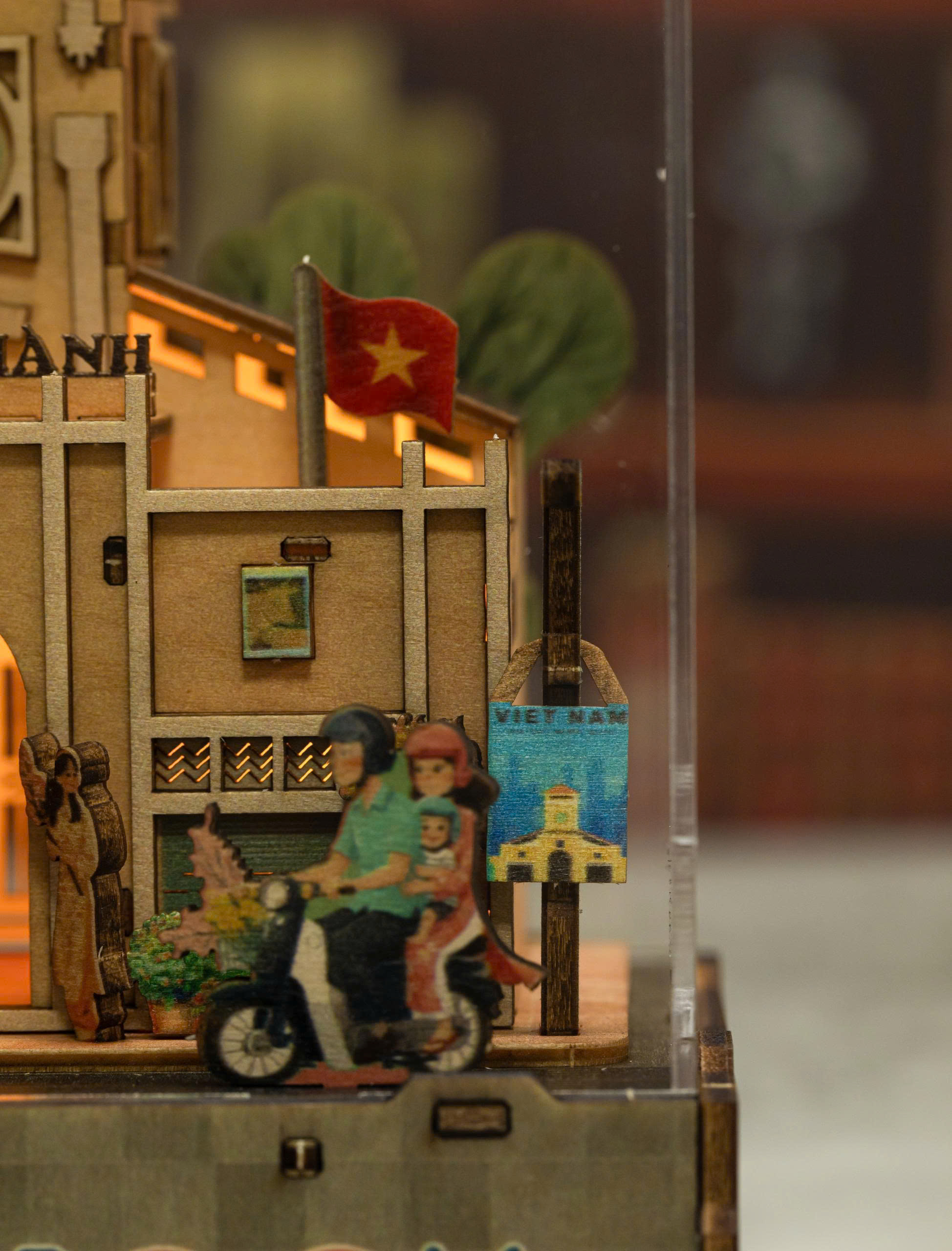 Mô Hình Book Nook DIY Halom Chợ Bến Thành Sài Gòn Có Đèn LED