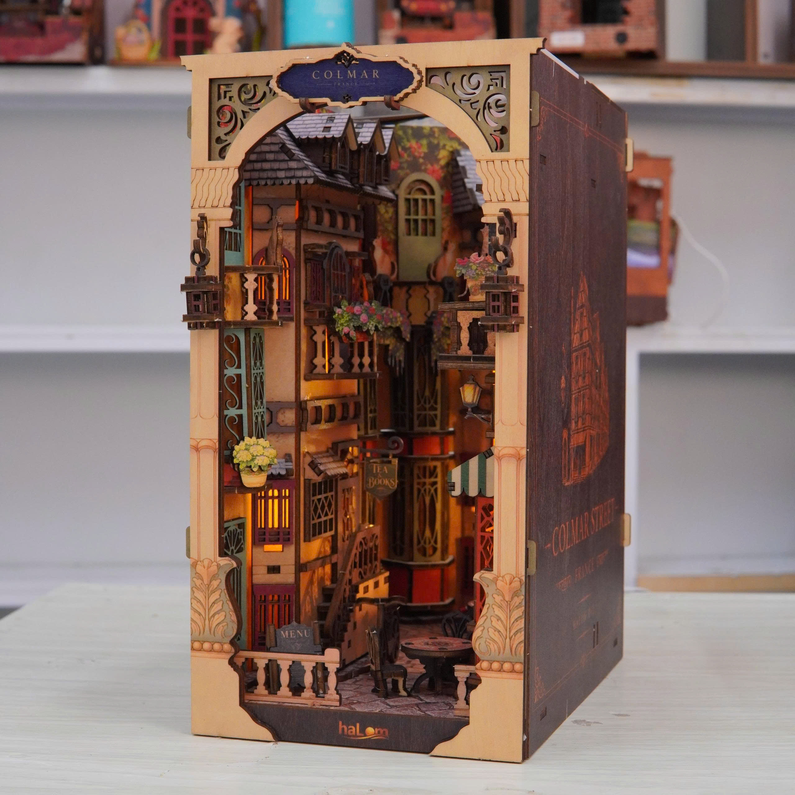 Mô Hình Gỗ DIY Book Nook Halom Phố Colmar Pháp Có Đèn LED | Decor Kệ Sách Cao Cấp