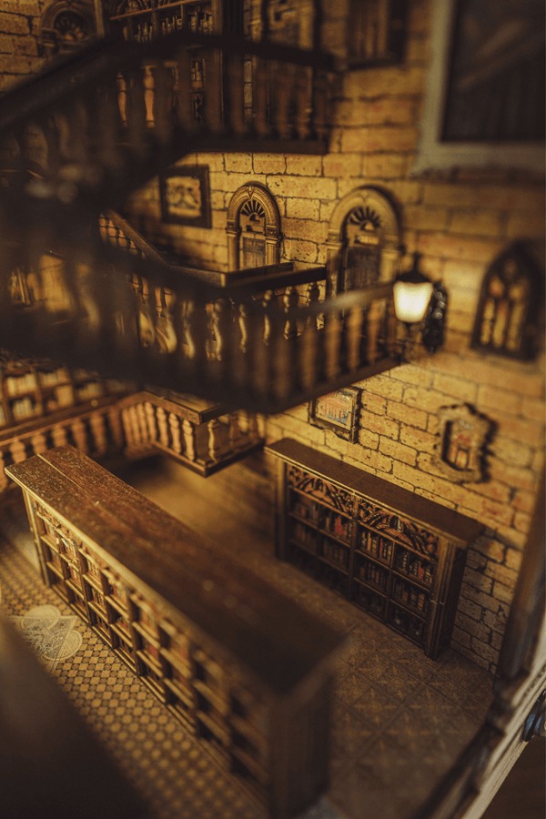 Mô hình Halom book nook diy Đại Sảnh Đường Renaissance Hogwart