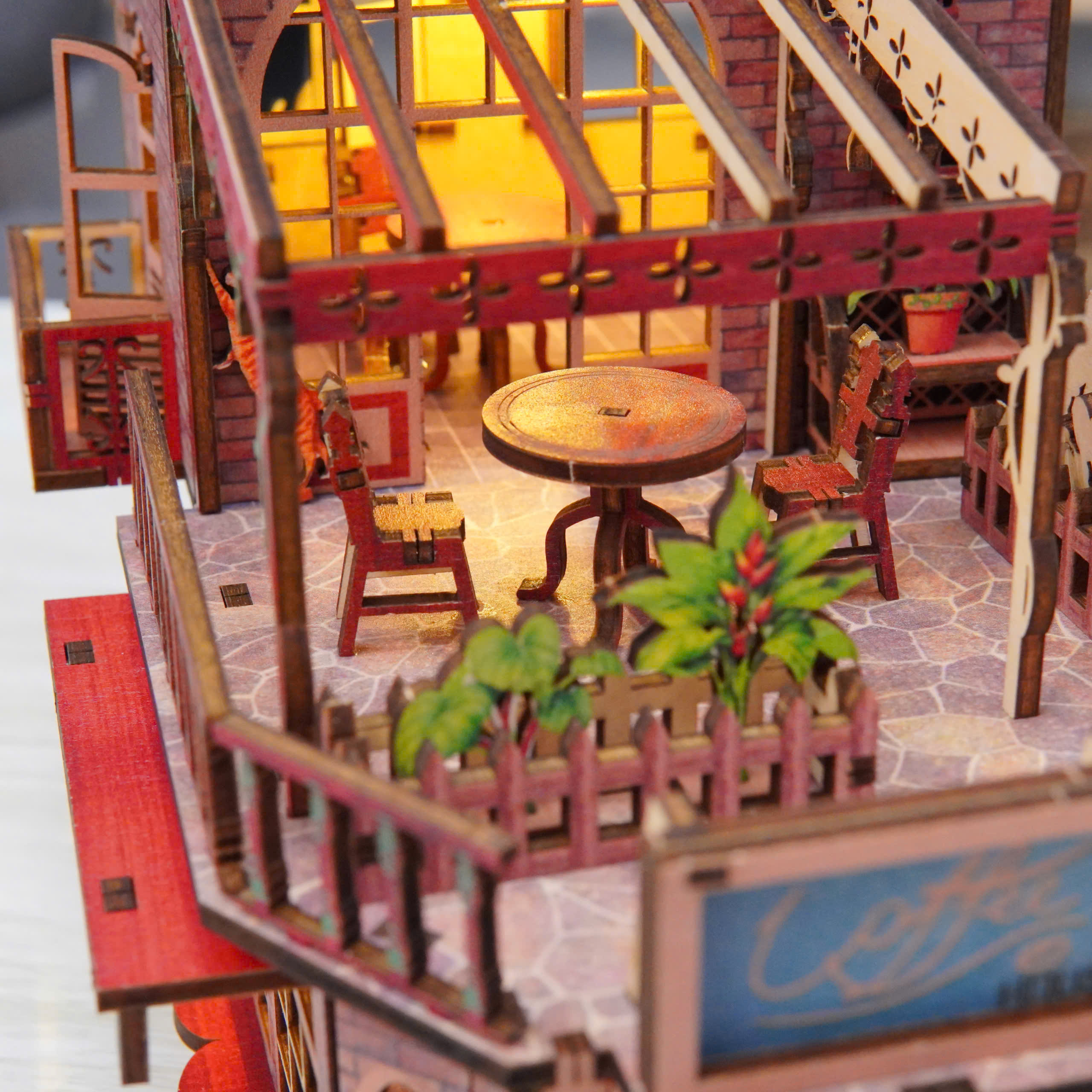 The Cat’s Balcony - Góc ban công nhỏ của mèo