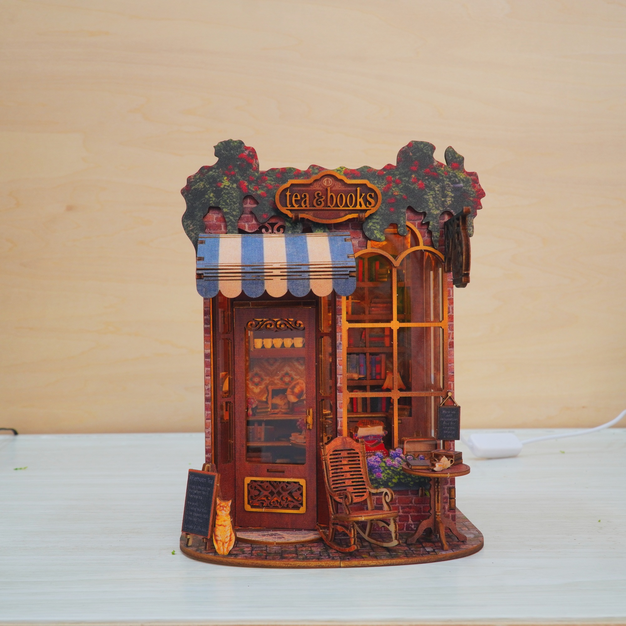 Mô hình Halom book nook Tea Books DIY