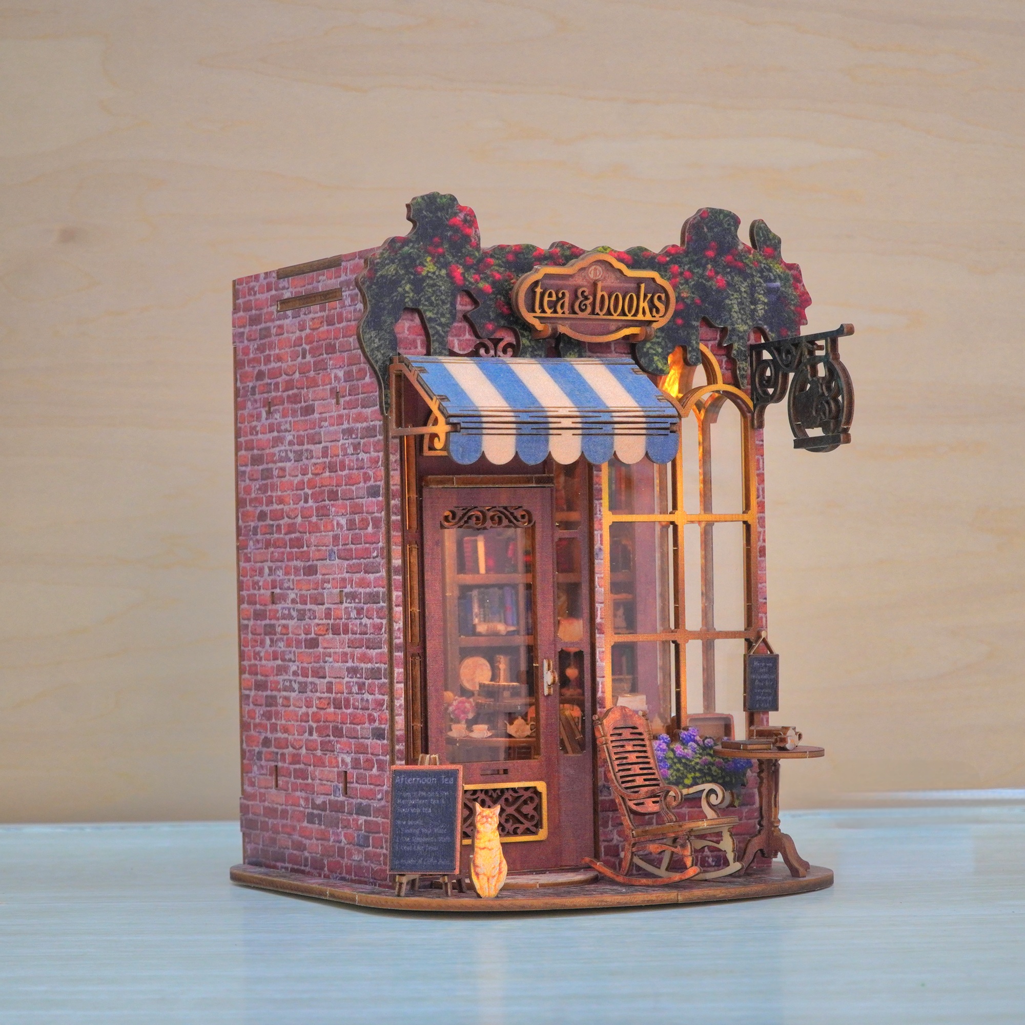 Mô hình Halom book nook Tea Books DIY