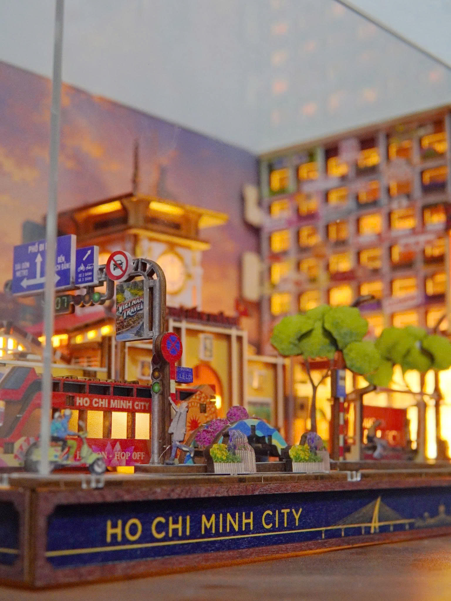 Mô Hình DIY Halom Sài Gòn Phố – Saigon Streets Có Đèn LED
