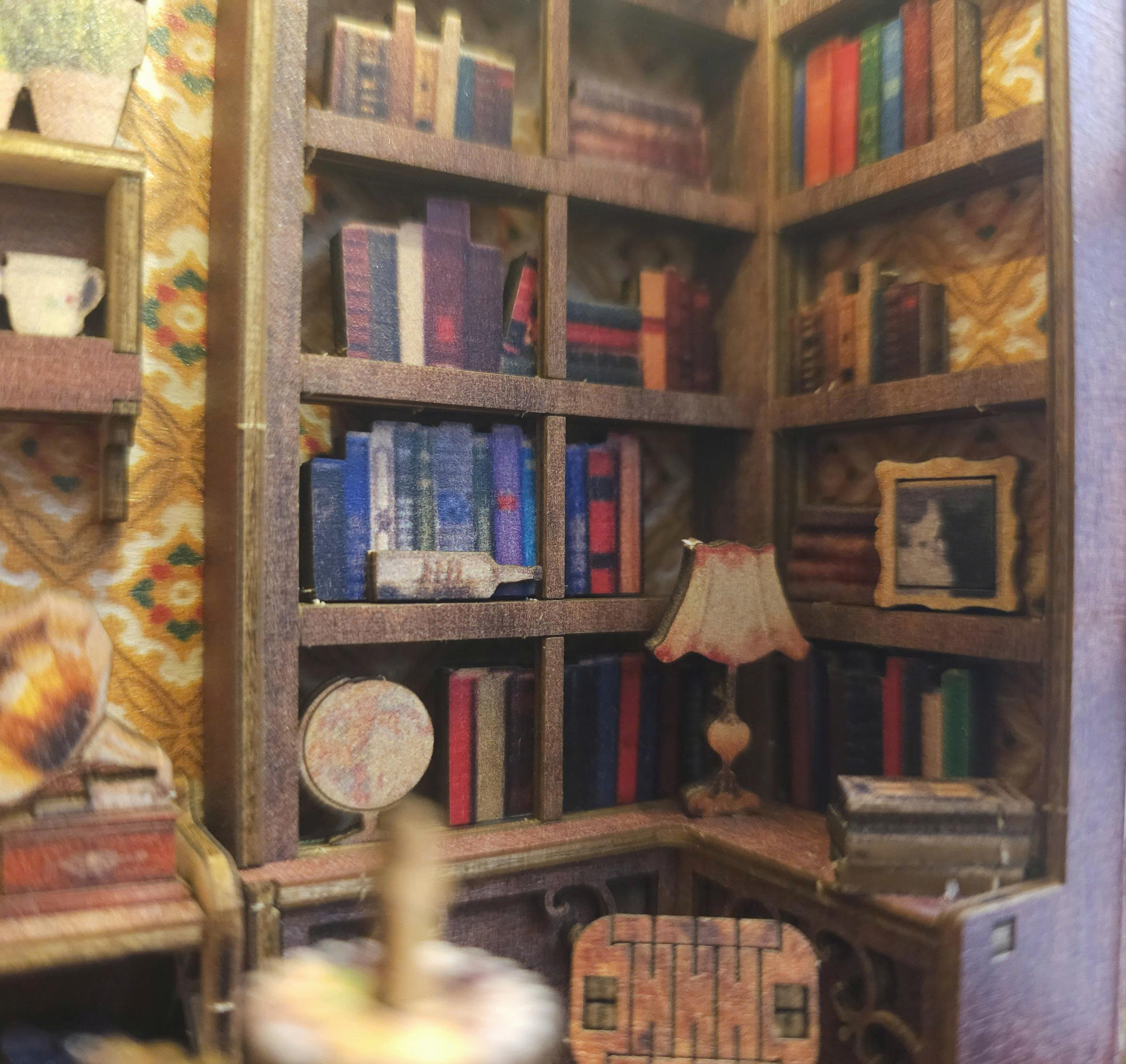 Mô hình Halom book nook Tea Books DIY