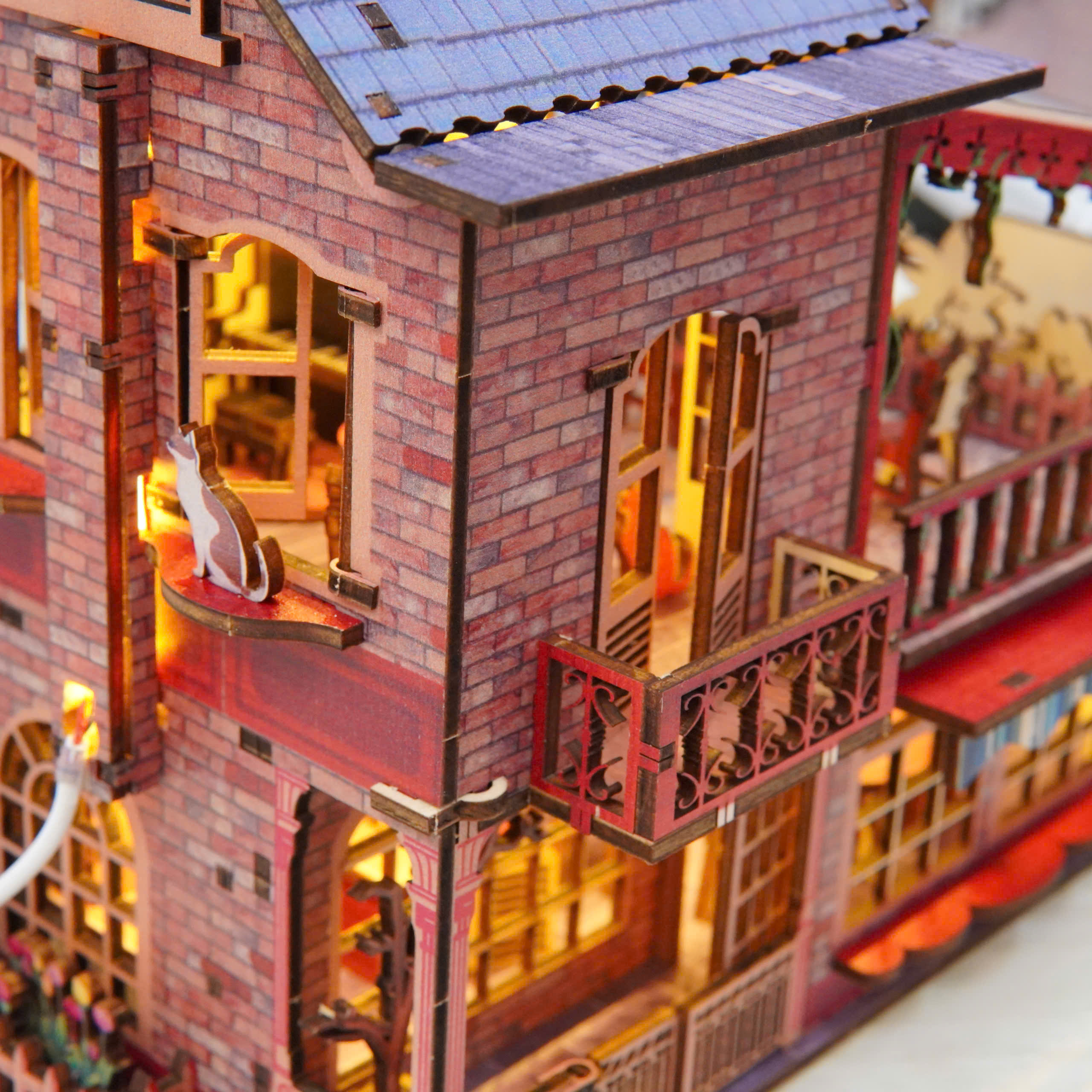 The Cat’s Balcony - Góc ban công nhỏ của mèo