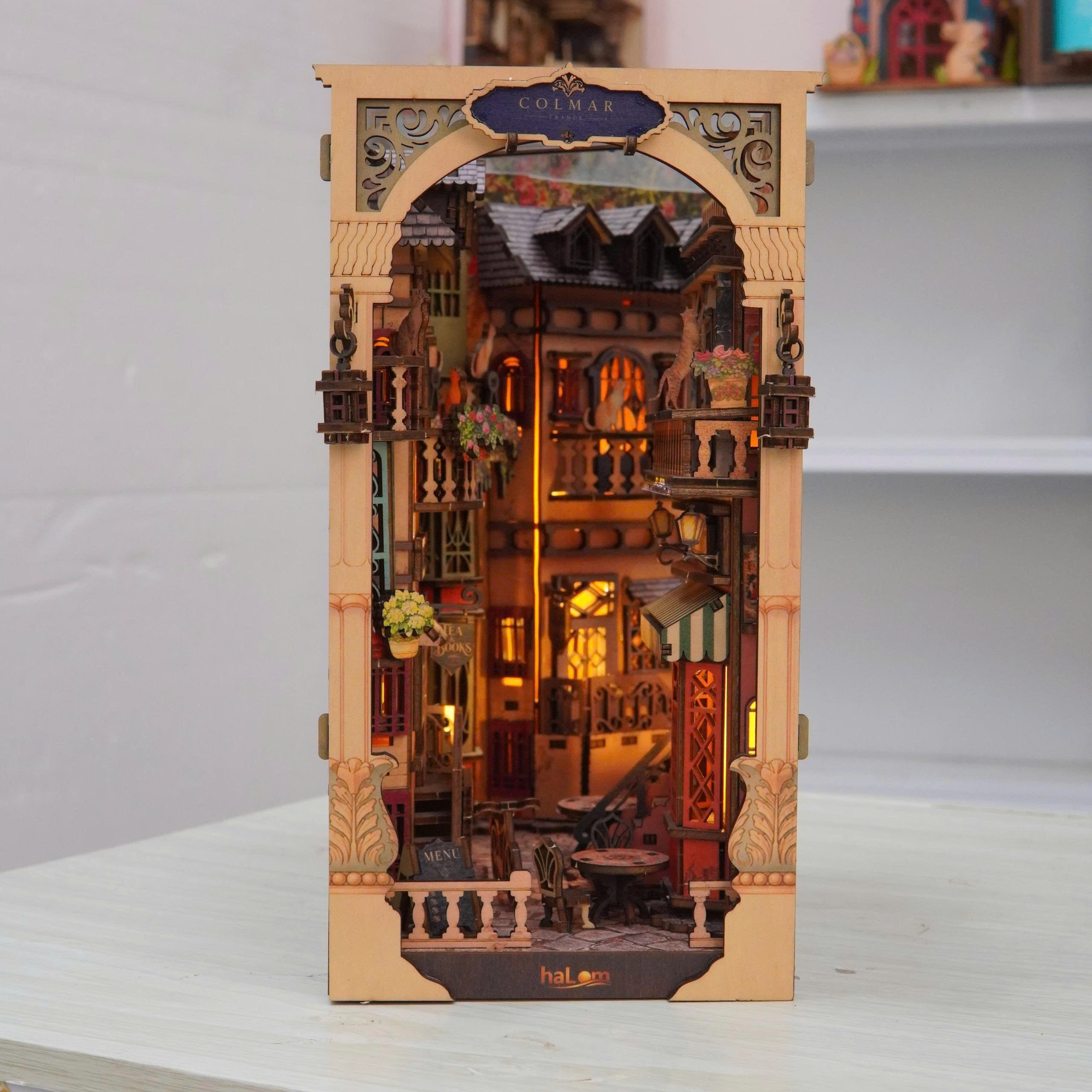 Mô Hình Gỗ DIY Book Nook Halom Phố Colmar Pháp Có Đèn LED | Decor Kệ Sách Cao Cấp