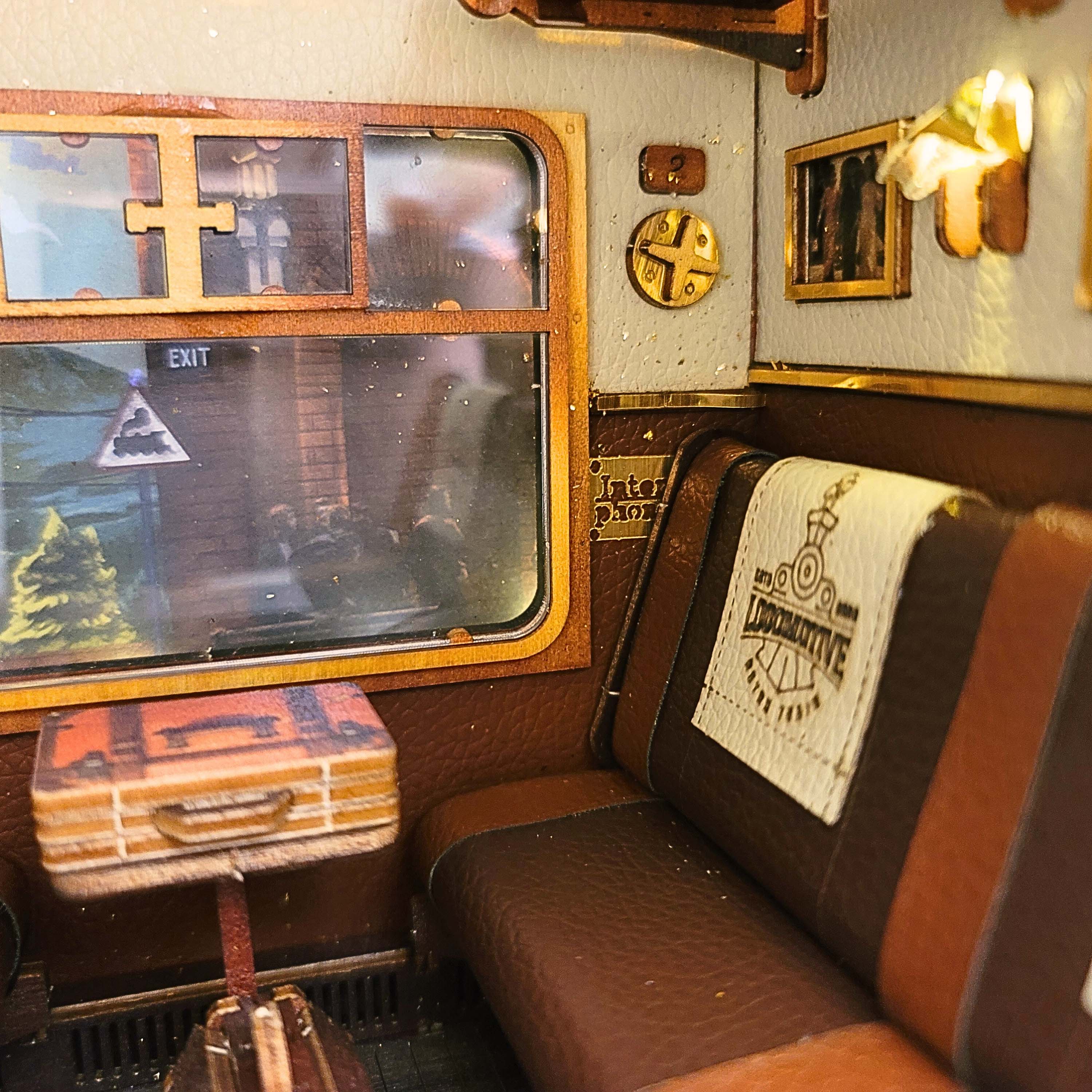 Mô hình Halom booknook DIY 1940 Train Cabin Phiên bản đặc biệt
