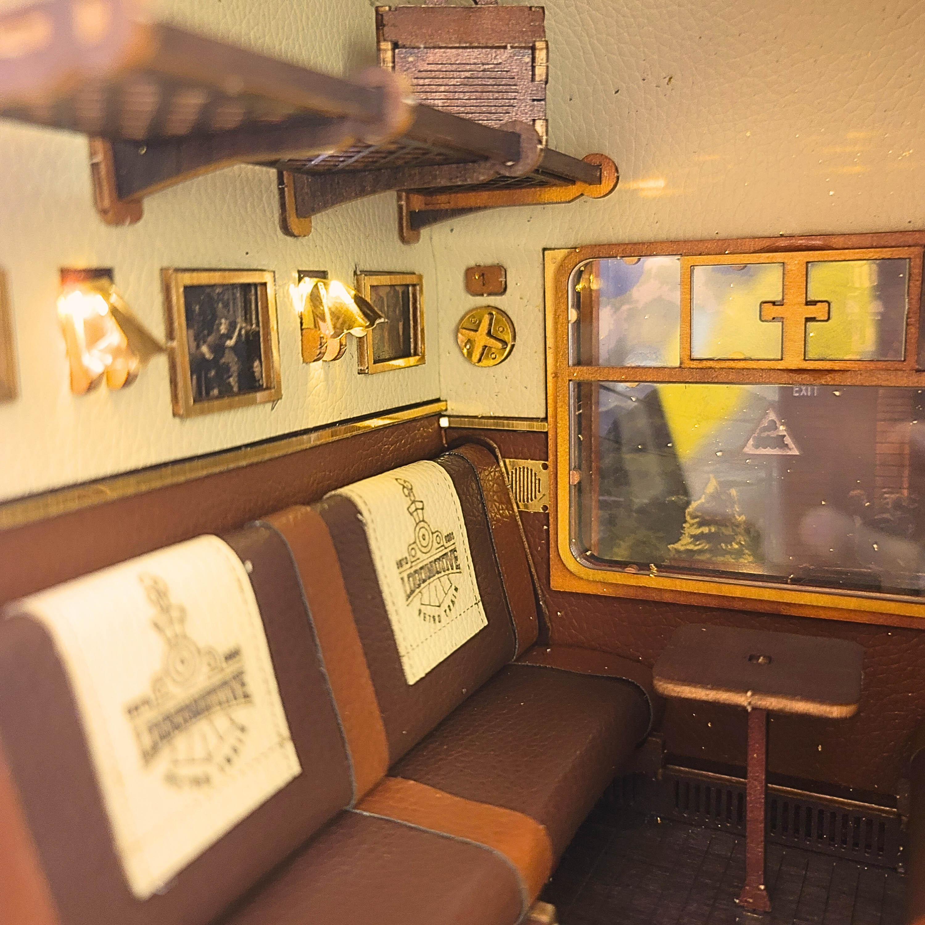 Mô hình Halom booknook DIY 1940 Train Cabin Phiên bản đặc biệt