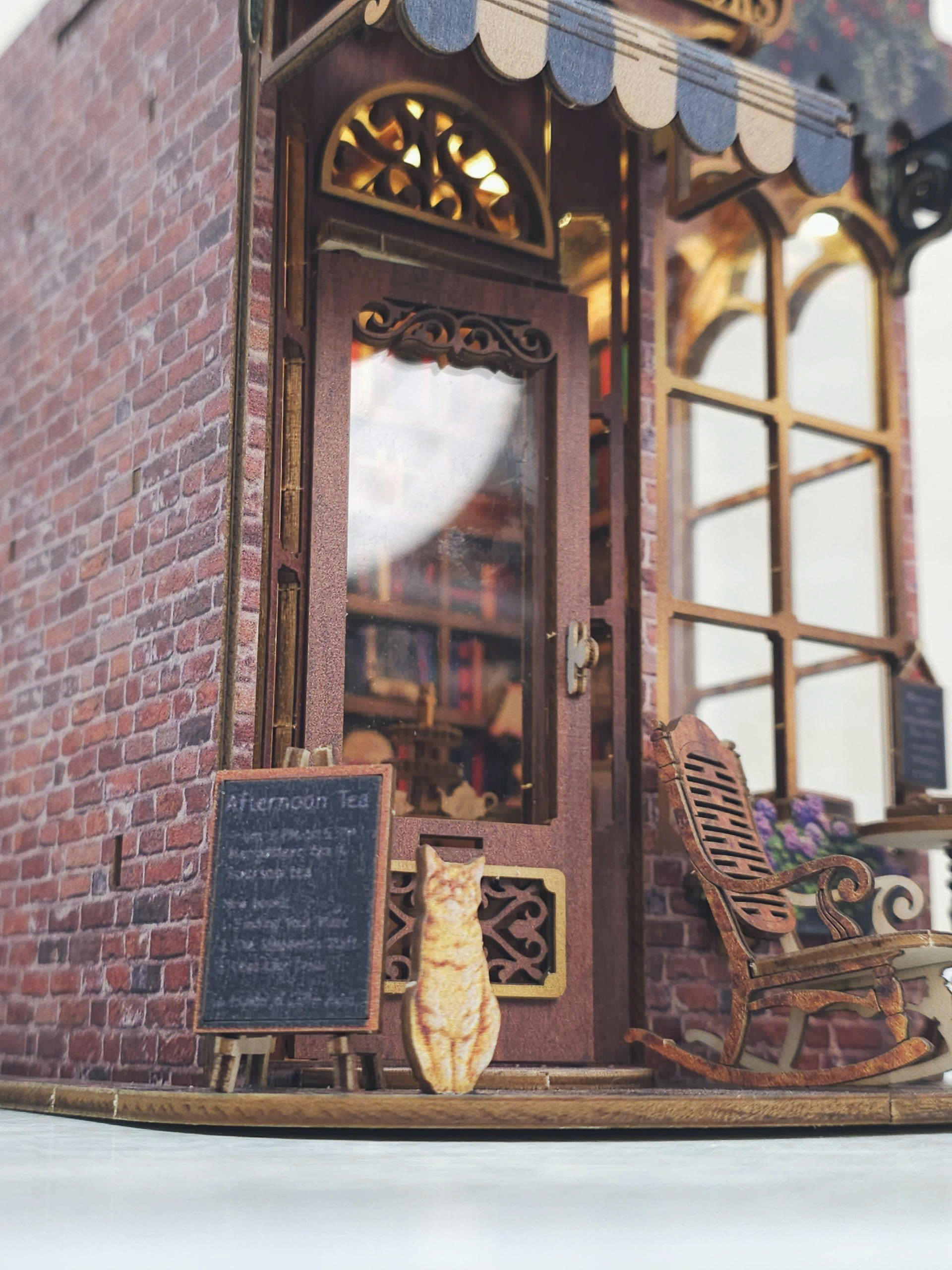 Mô hình Halom book nook Tea Books DIY