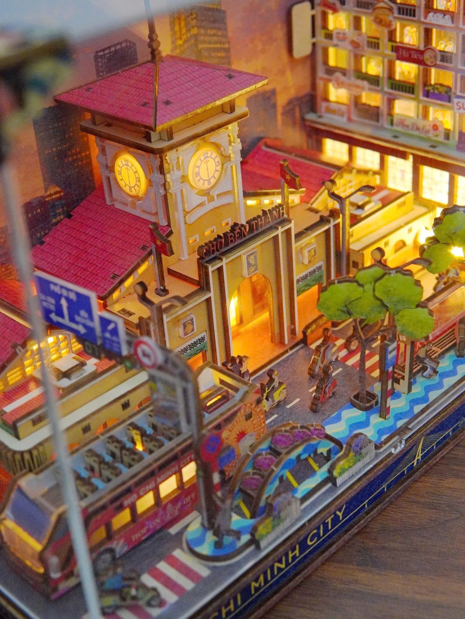Mô Hình DIY Halom Sài Gòn Phố – Saigon Streets Có Đèn LED
