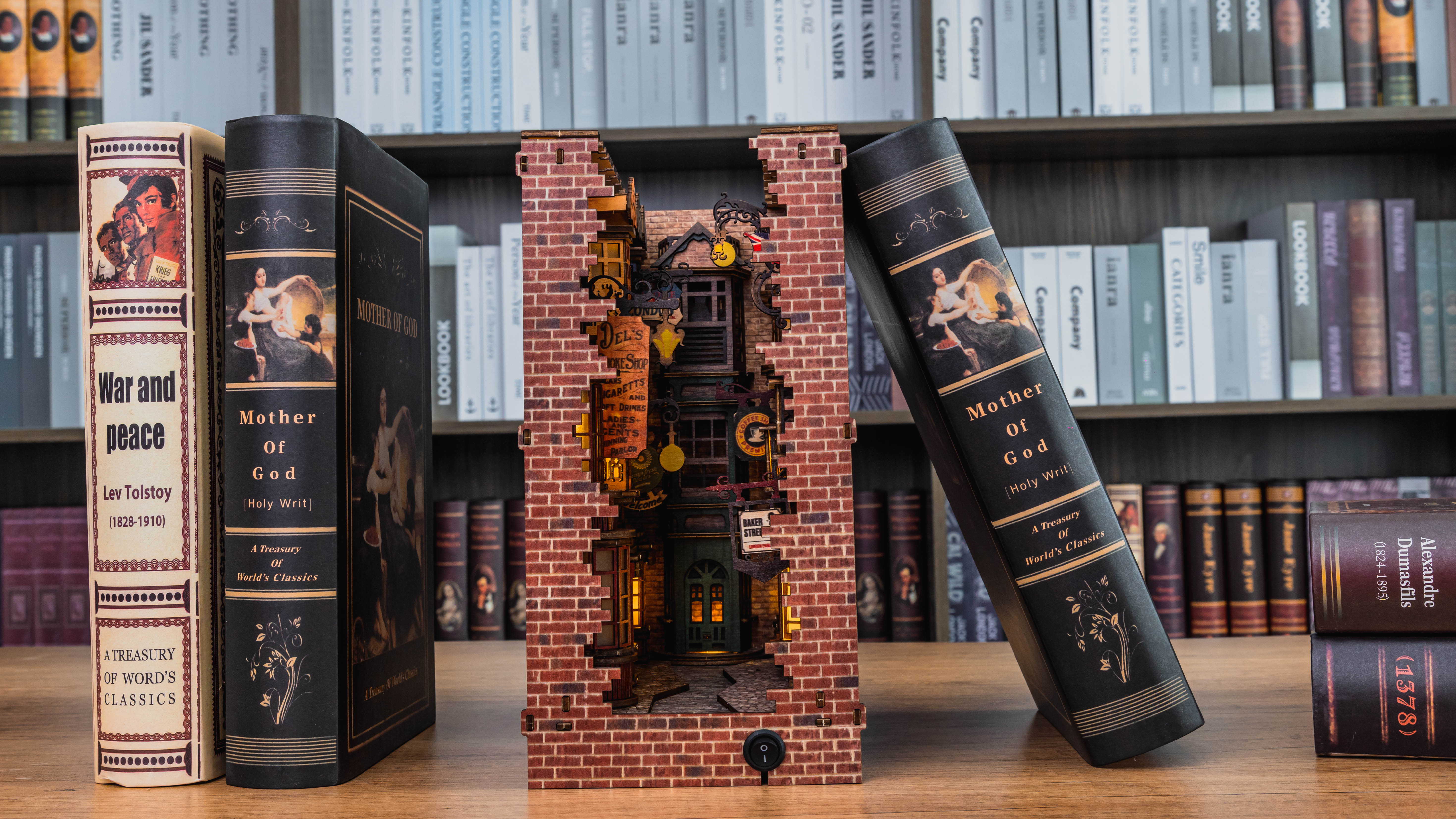Mô hình Halom Book Nook - Phố Cổ London
