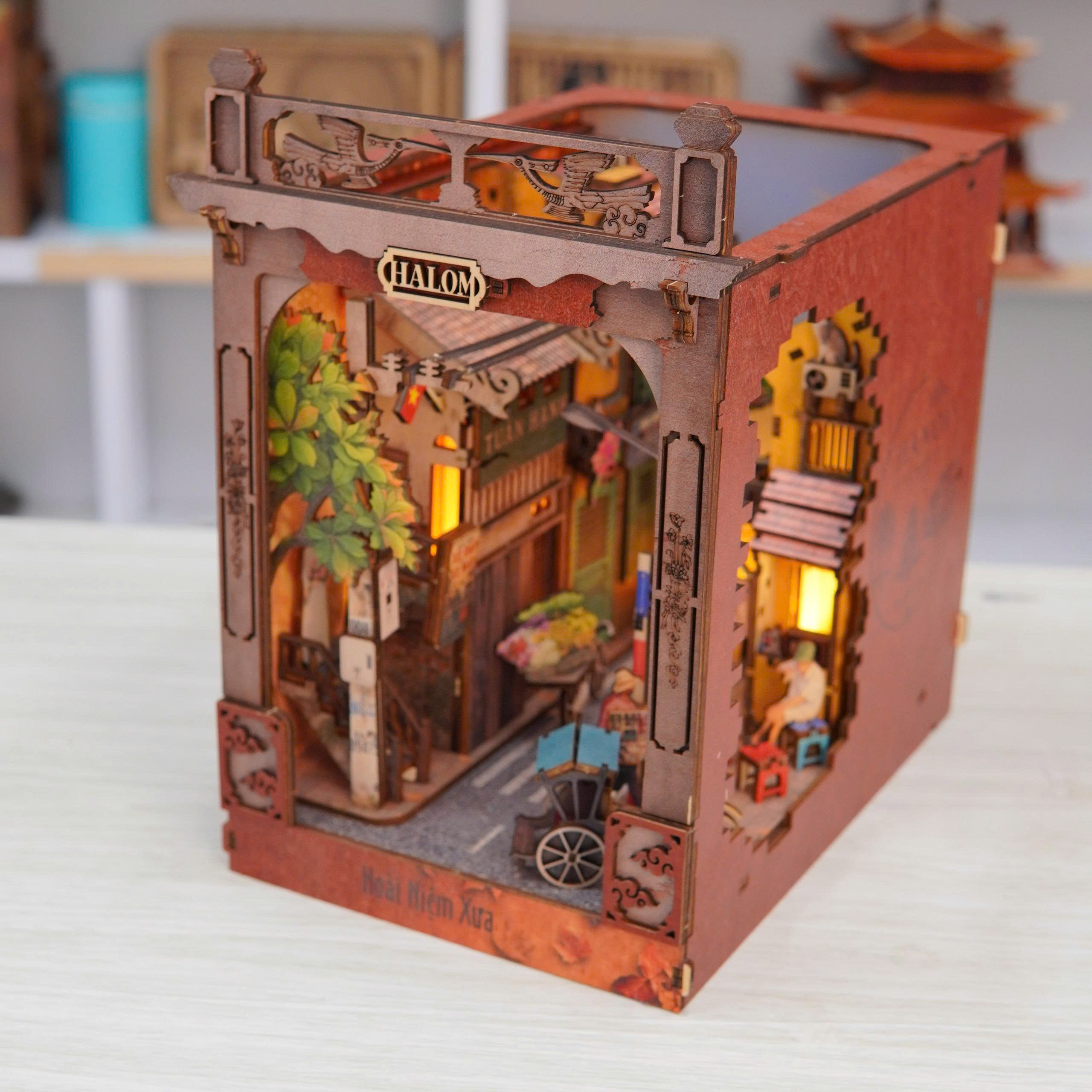 Mô Hình Gỗ DIY Book Nook Halom Phố Cổ Hà Nội Có Đèn LED Decor Kệ Sách Quà Tặng