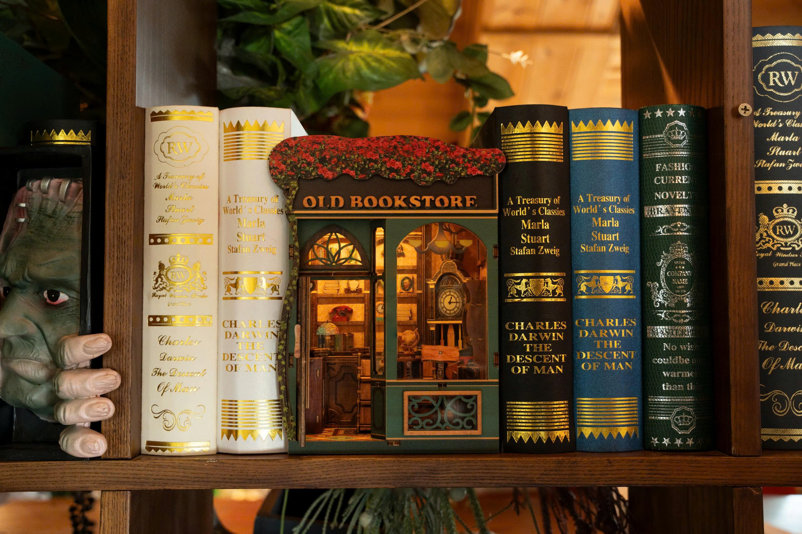 Mô Hình Halom book nook diy Old Book Store