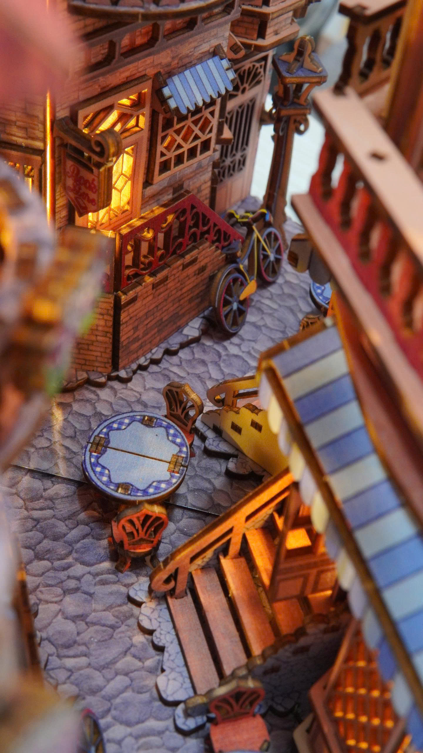 Mô hình Halom Góc Phố Châu Âu European Alley DIY