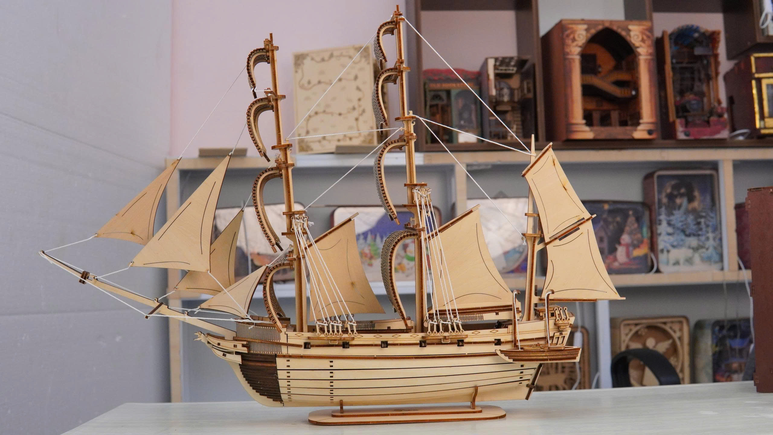 Mô hình Lắp ráp nghệ thuật Halom Mariner – Người Đi Biển Halom