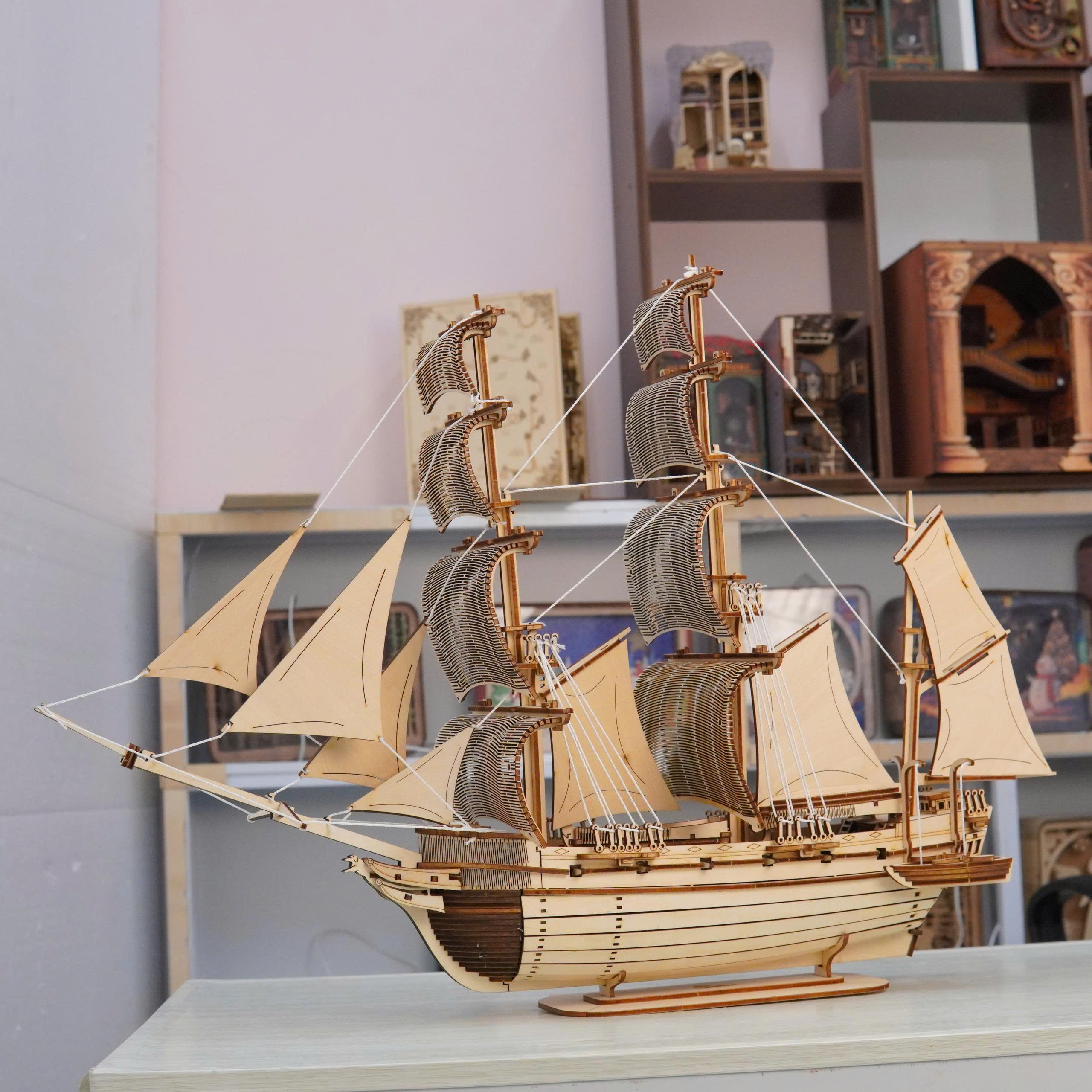 Mô hình Lắp ráp nghệ thuật Halom Mariner – Người Đi Biển Halom