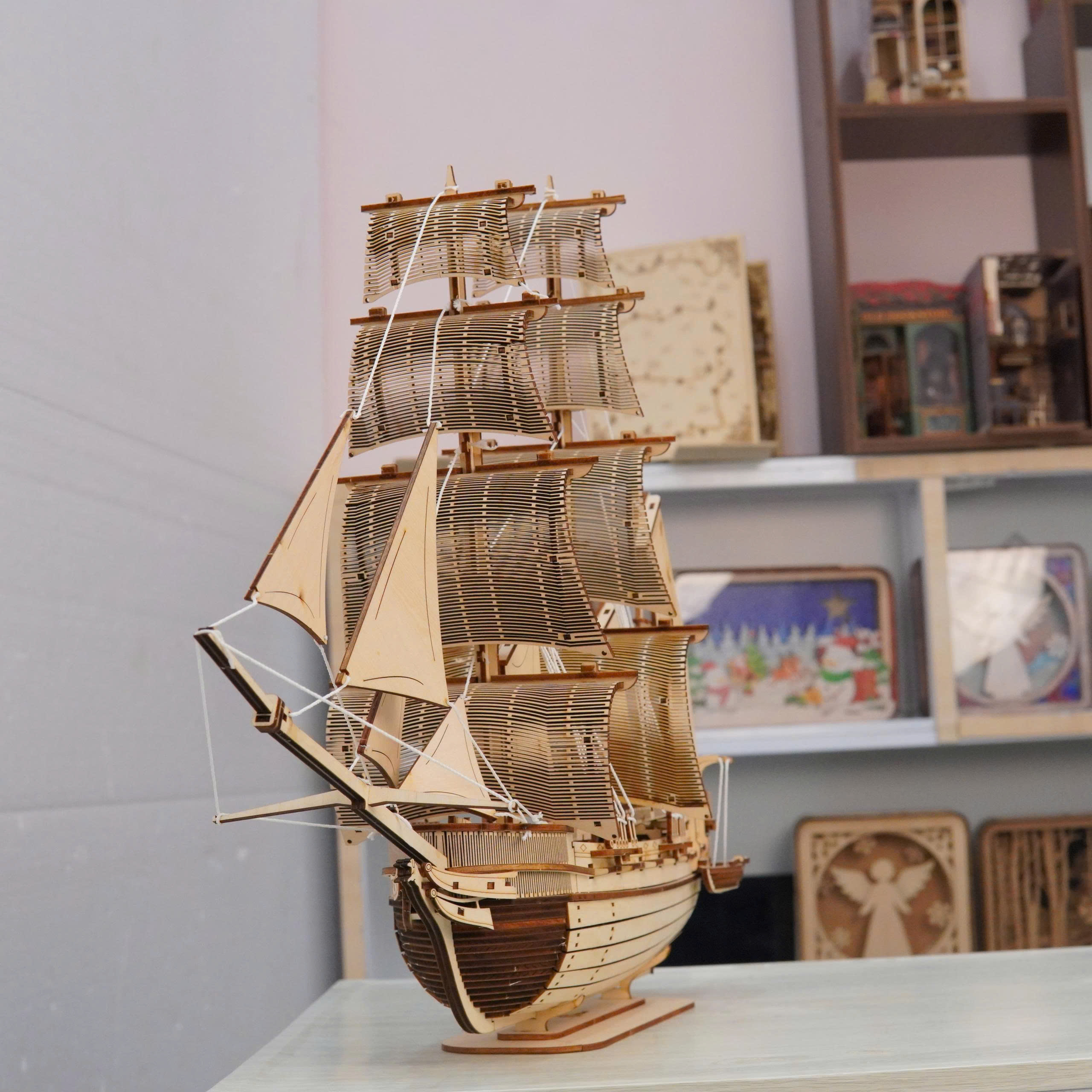 Mô hình Lắp ráp nghệ thuật Halom Mariner – Người Đi Biển Halom