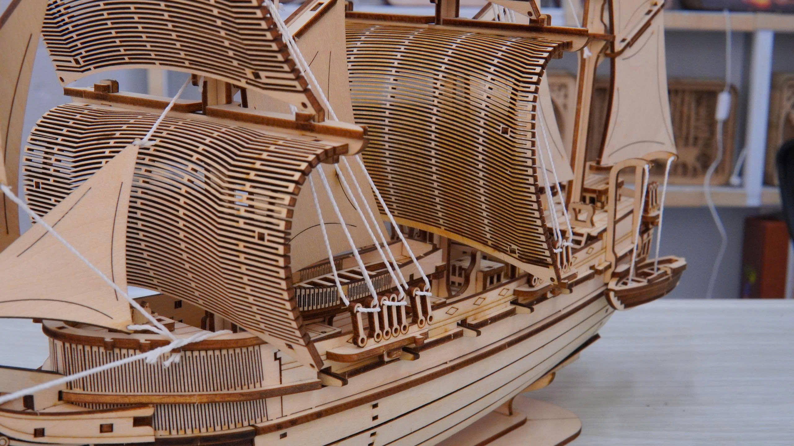 Mô hình Lắp ráp nghệ thuật Halom Mariner – Người Đi Biển Halom