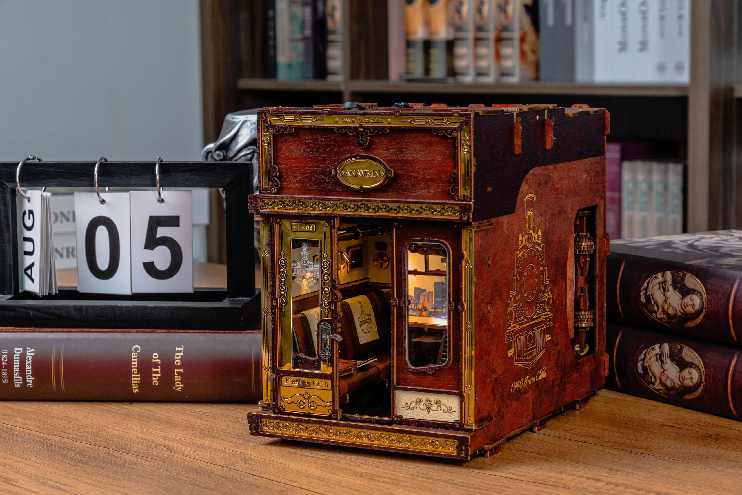Mô hình Halom book nook diy 1940 Train Cabin
