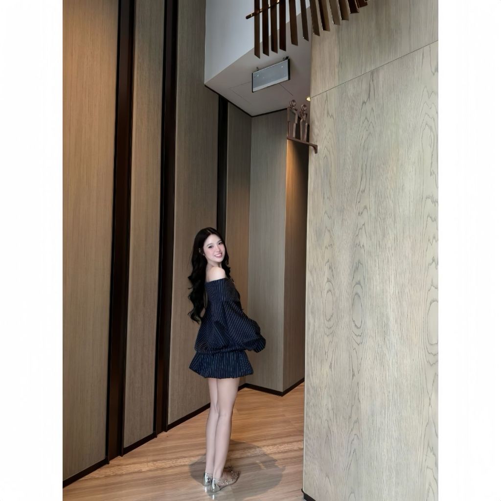 Đầm trễ vai dáng rộng tay phồng thời trang, chất liệu kate sọc thoáng mát | vd62
