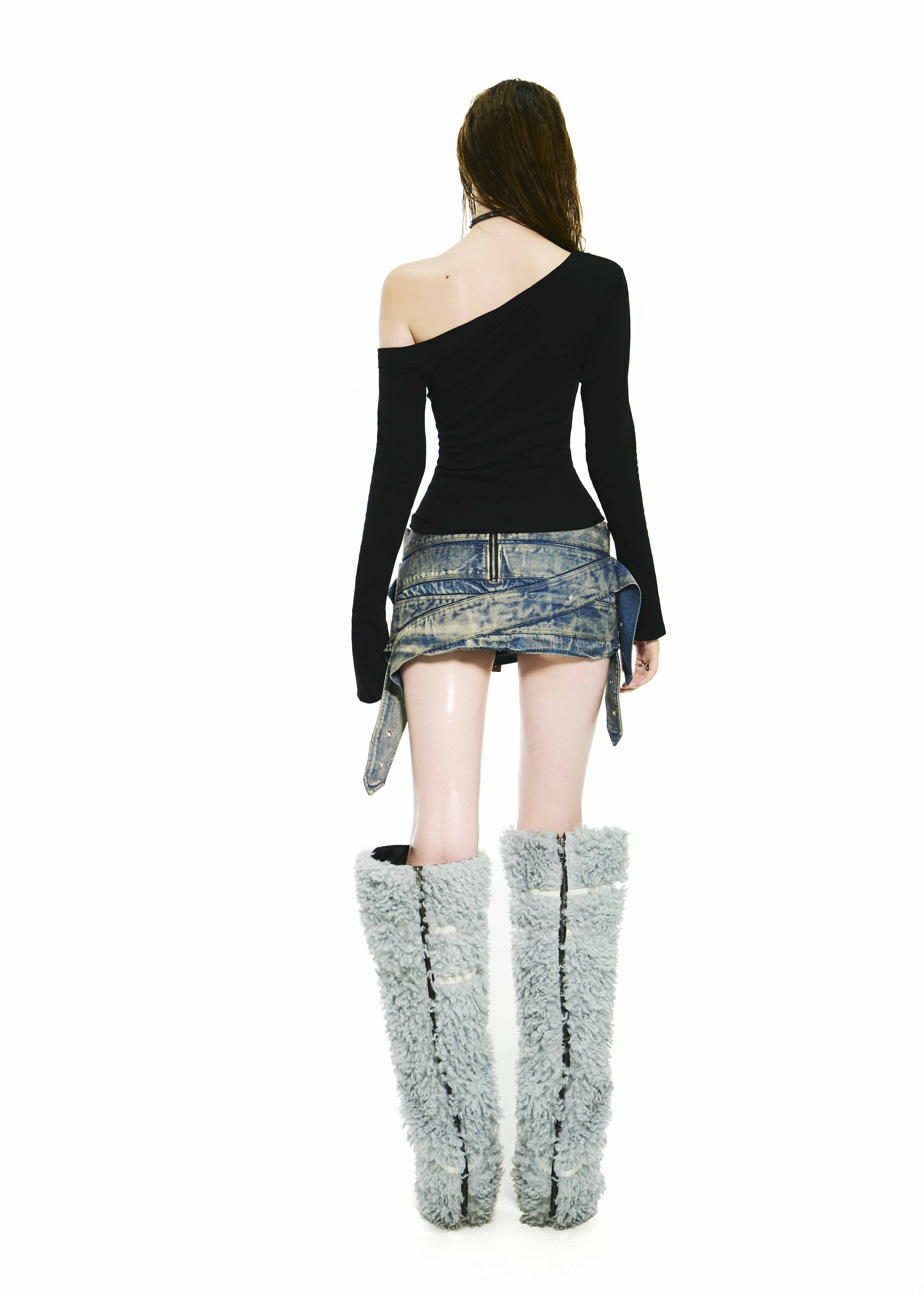 BONG One Shoulder Long Sleeves Top