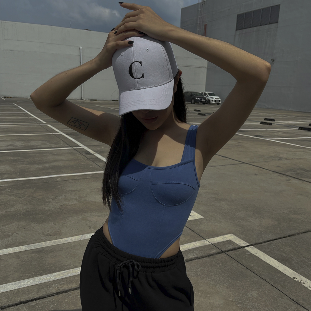 C Strapback Cap - Nón lưỡi trai thêu chữ C