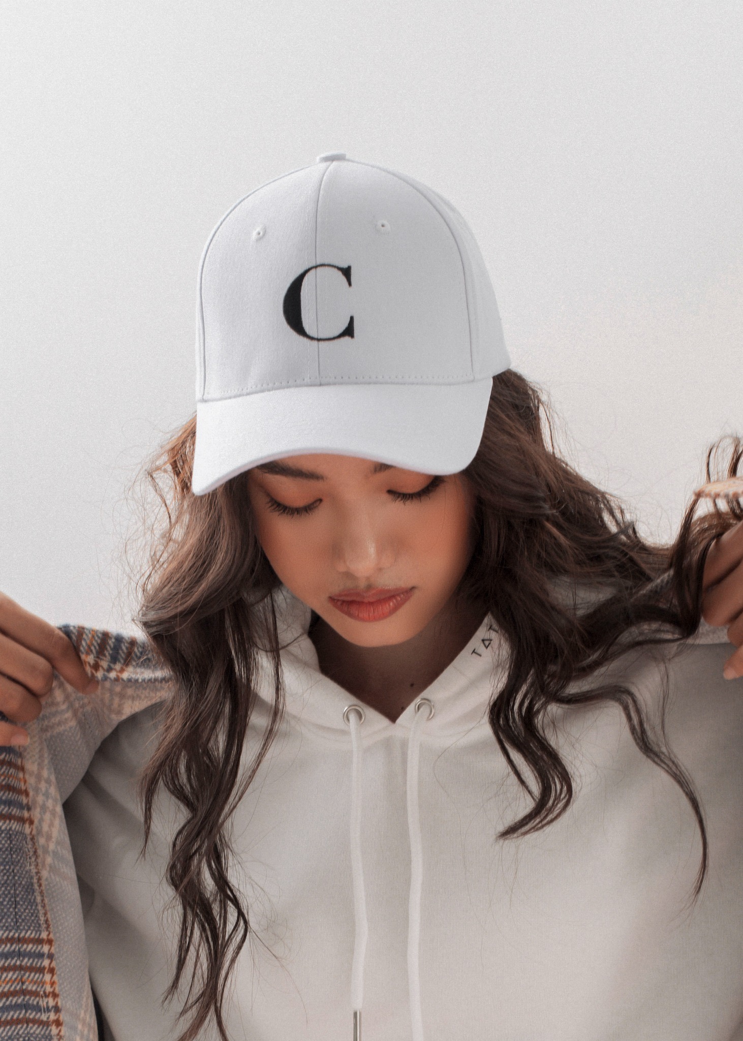C Strapback Cap - Nón lưỡi trai thêu chữ C