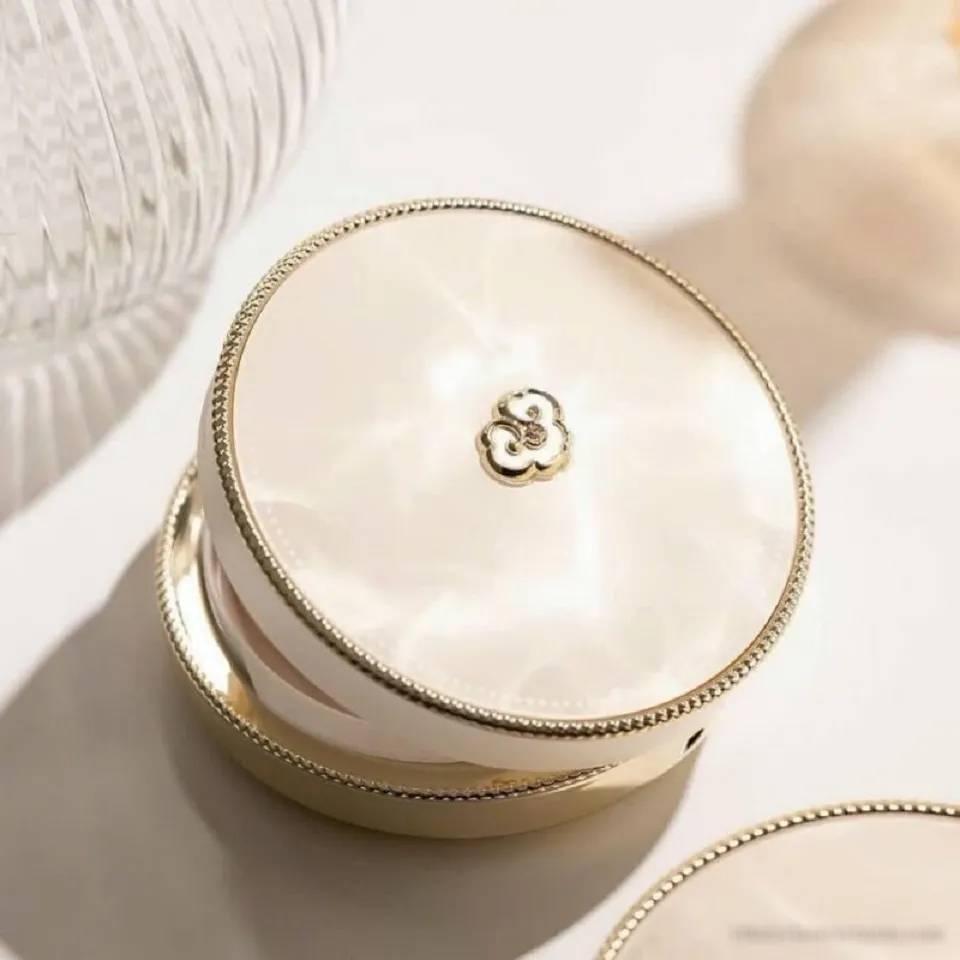 PHẤN NƯỚC CHỐNG NẮNG WHOO  Cushion Whoo Vàng Luxury Golden Cushion Glow – Tặng Kèm 2 LÕI SPF50+/PA++++