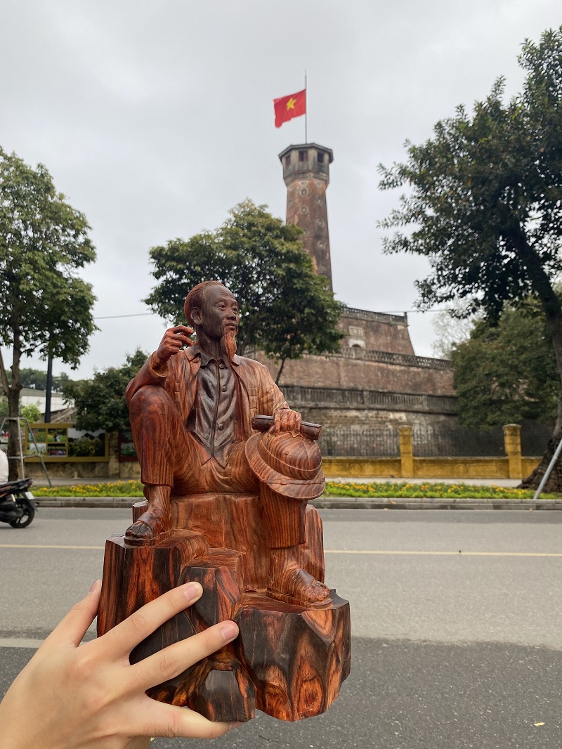 Đưa Bác Hồ đi ngắm Hòa Bình – Hành trình tri ân qua tượng gỗ thủ công thuần Việt