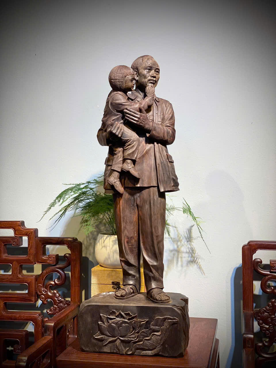 Những Mẫu Tượng Bác Hồ Bằng Gỗ Đẹp Nhất