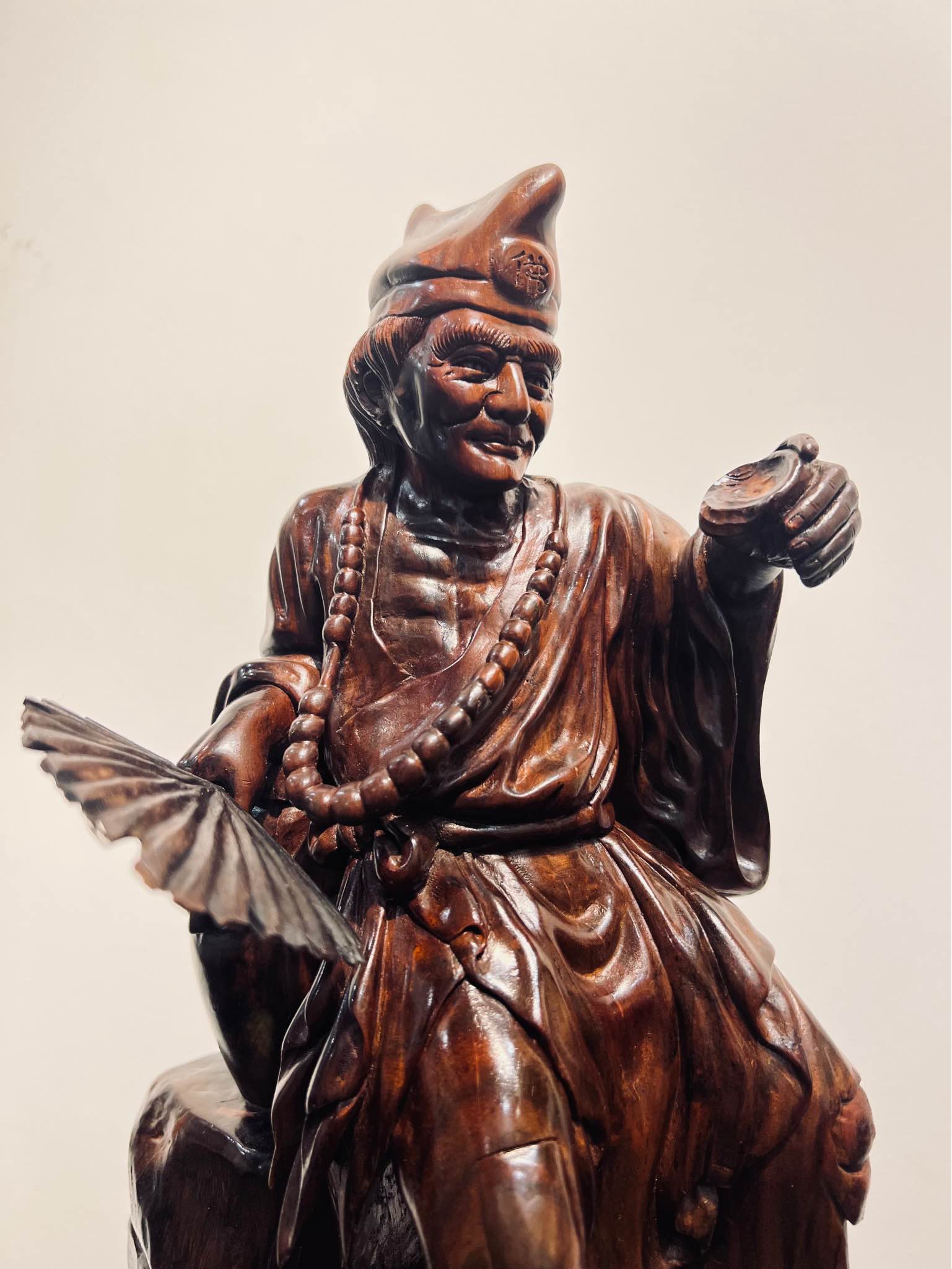 Tượng Gỗ Tế Công Đẹp - Biểu Tượng Của Sự Tôn Kính Và Lòng Thành